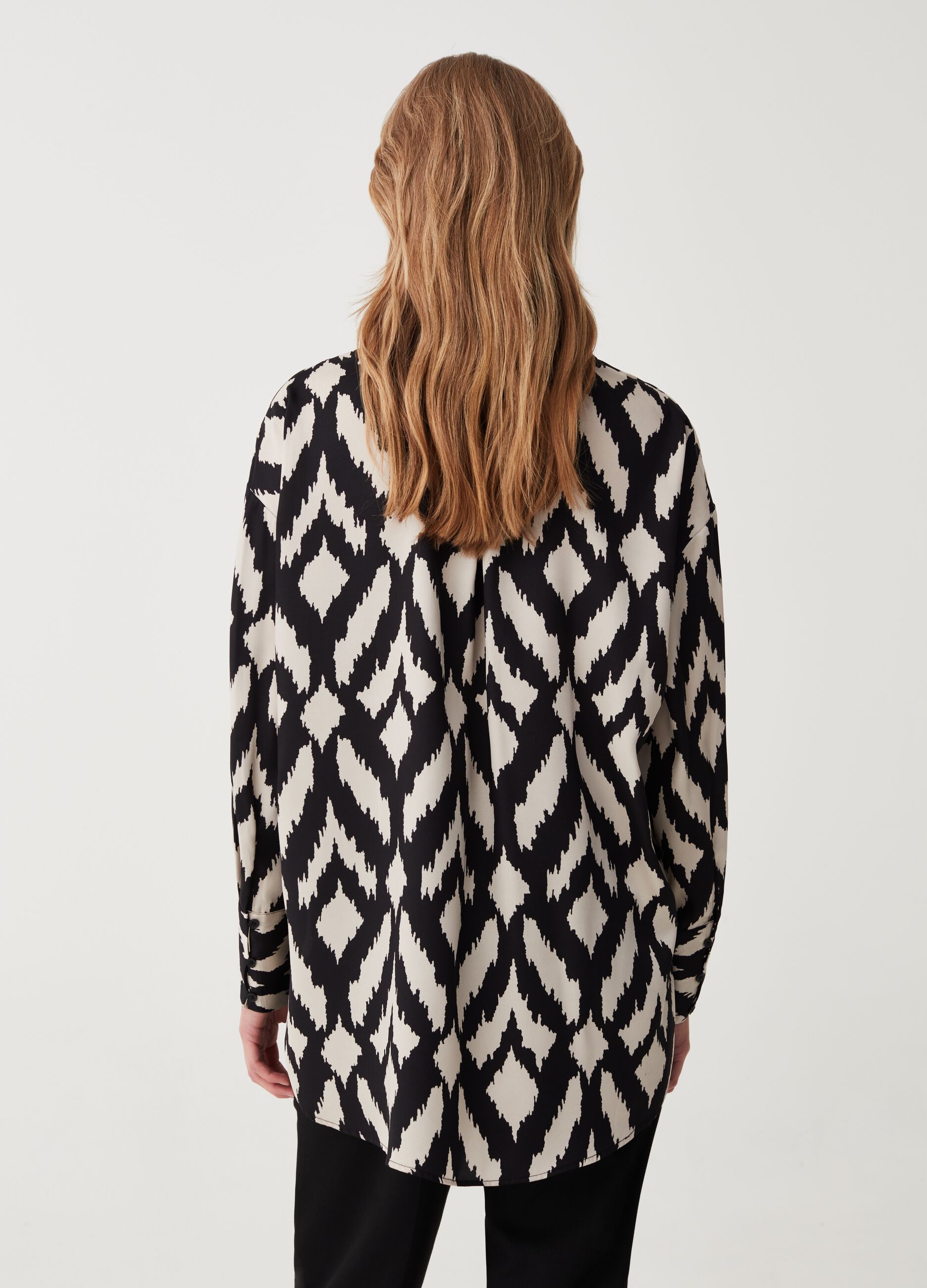 Camicia relaxed fit con stampa ikat_2
