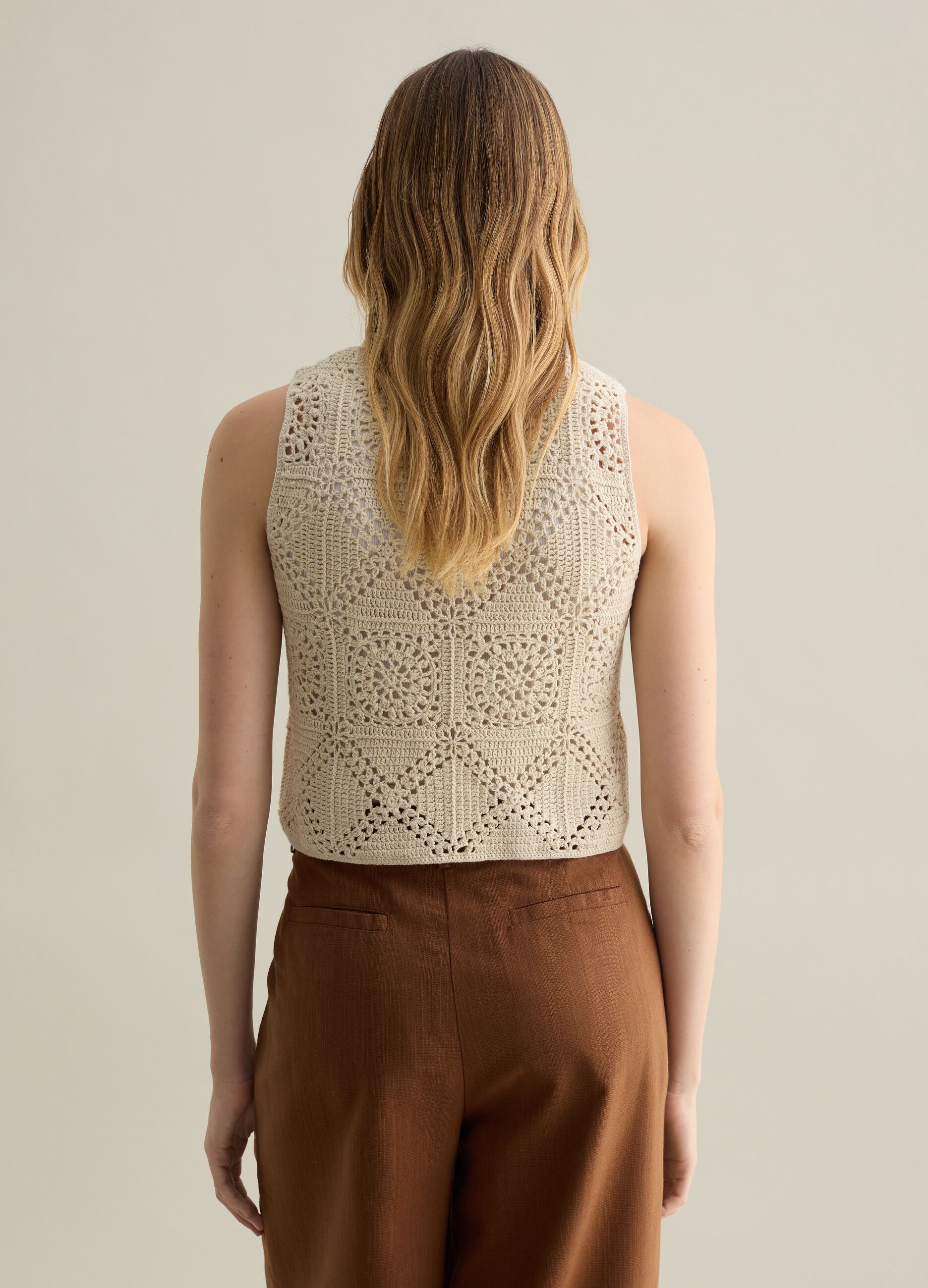 Tank top in maglia crochet beige