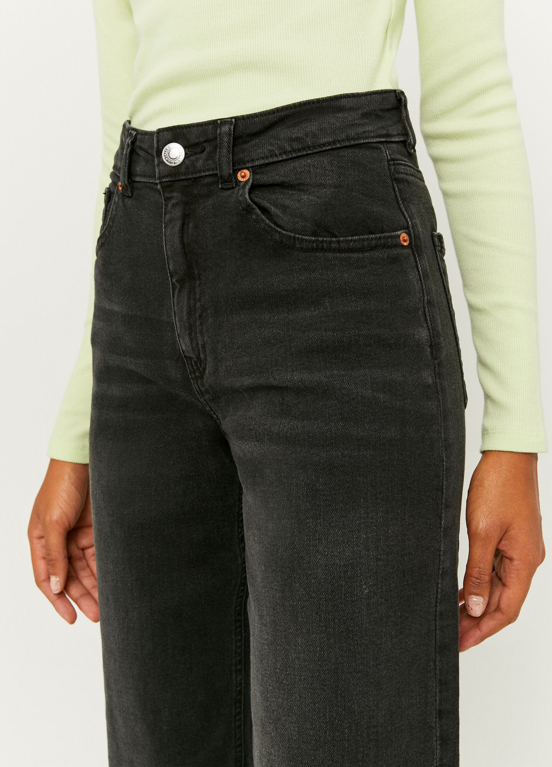 Wide jeans with high waist