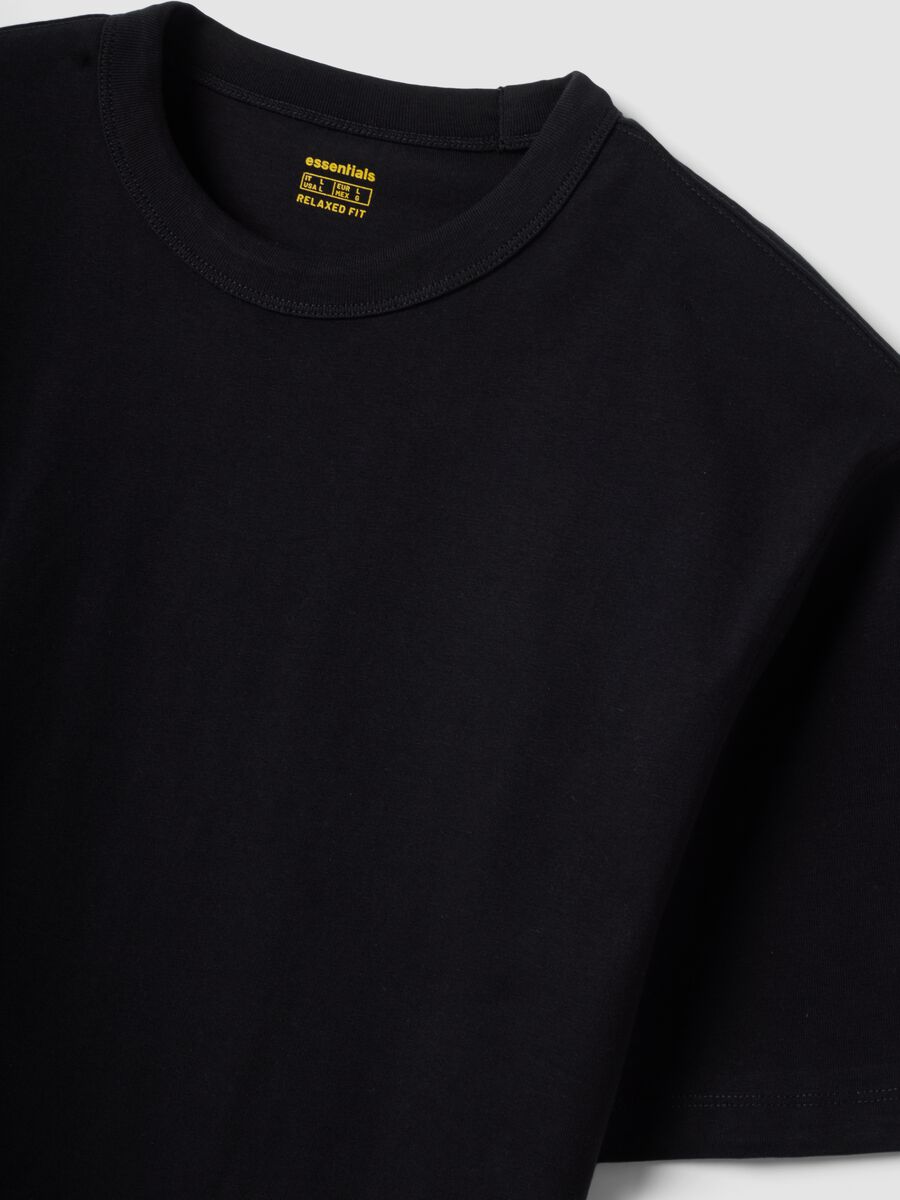 T-shirt nera in puro cotone a girocollo relaxed fit_5