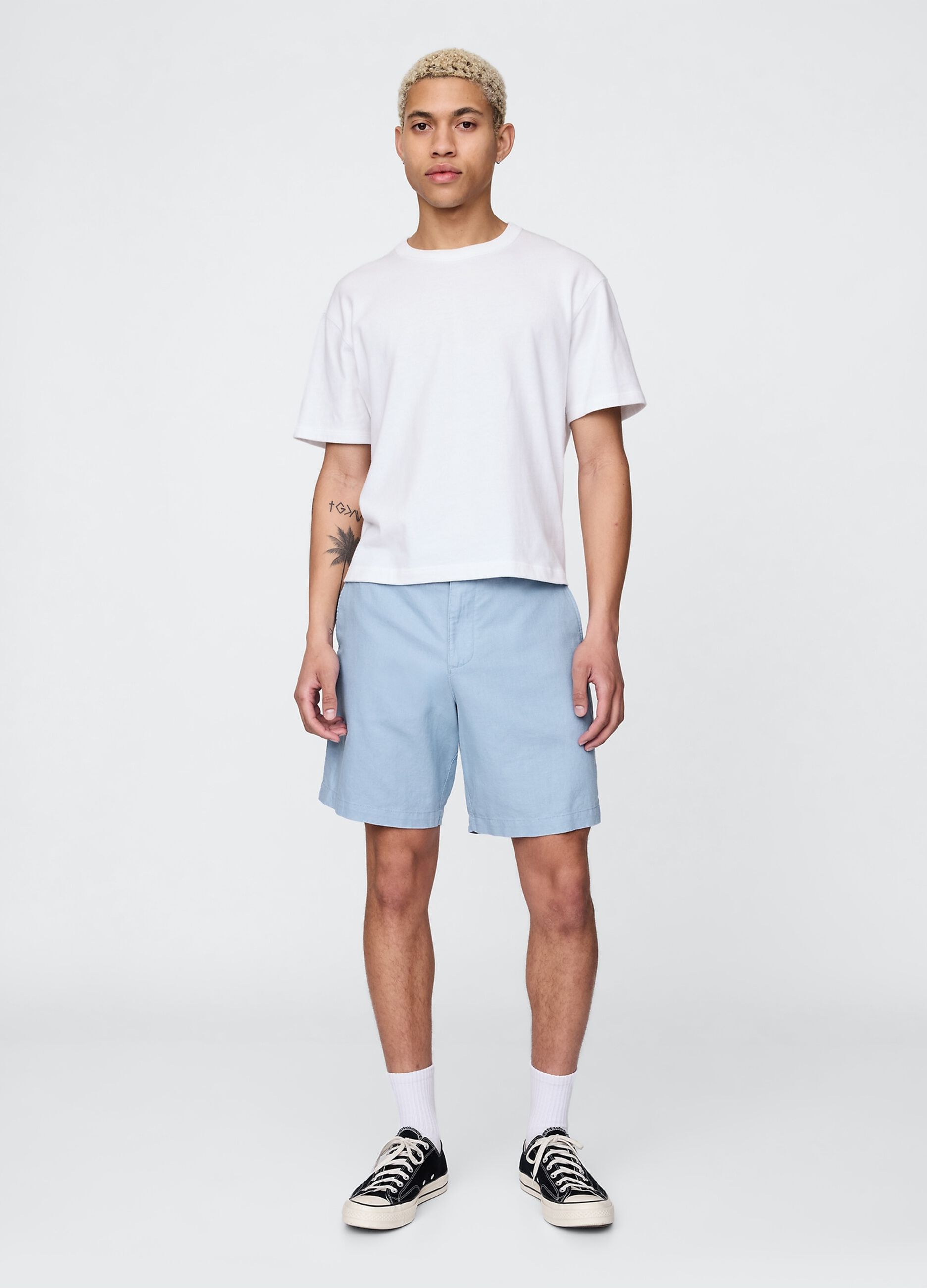 Blue linen and cotton shorts from Gap