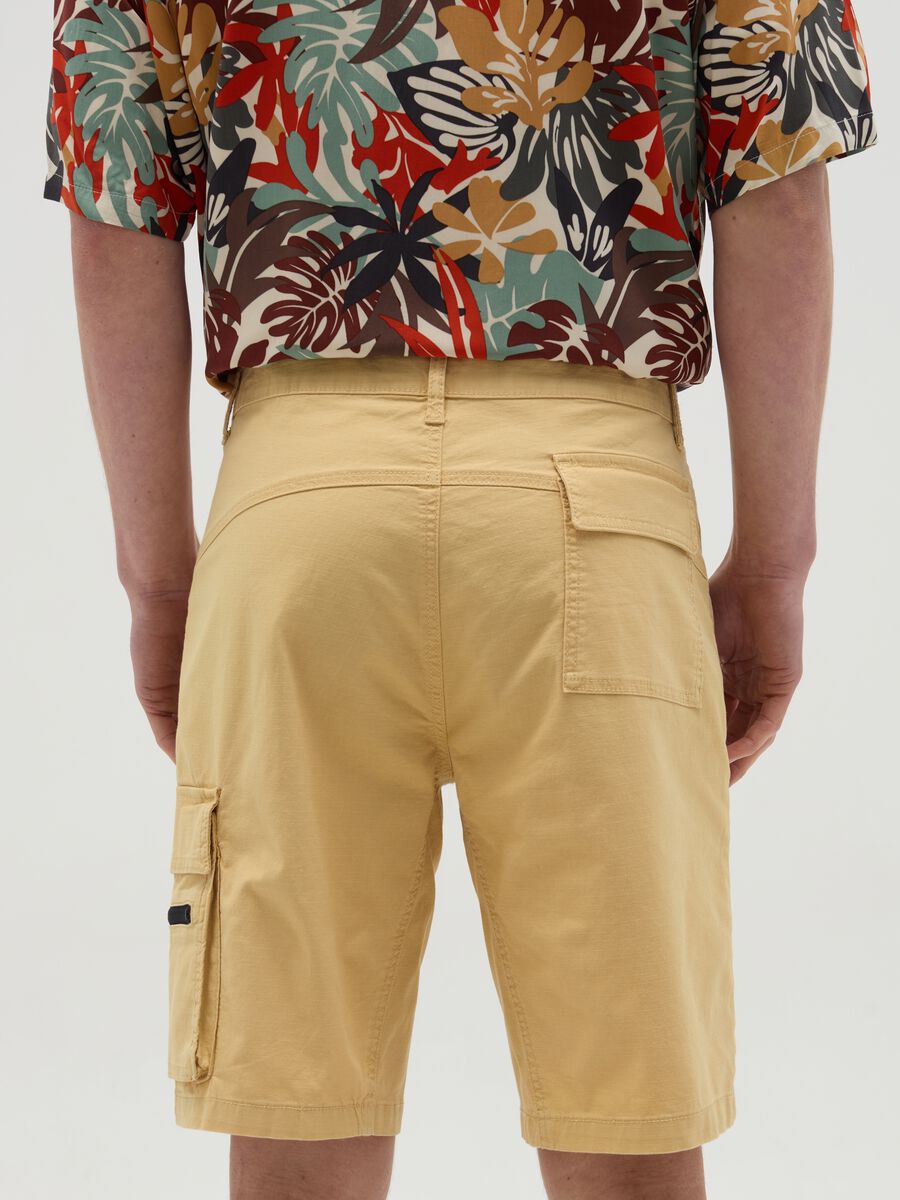 Cargo Bermuda shorts with ripstop weave_2