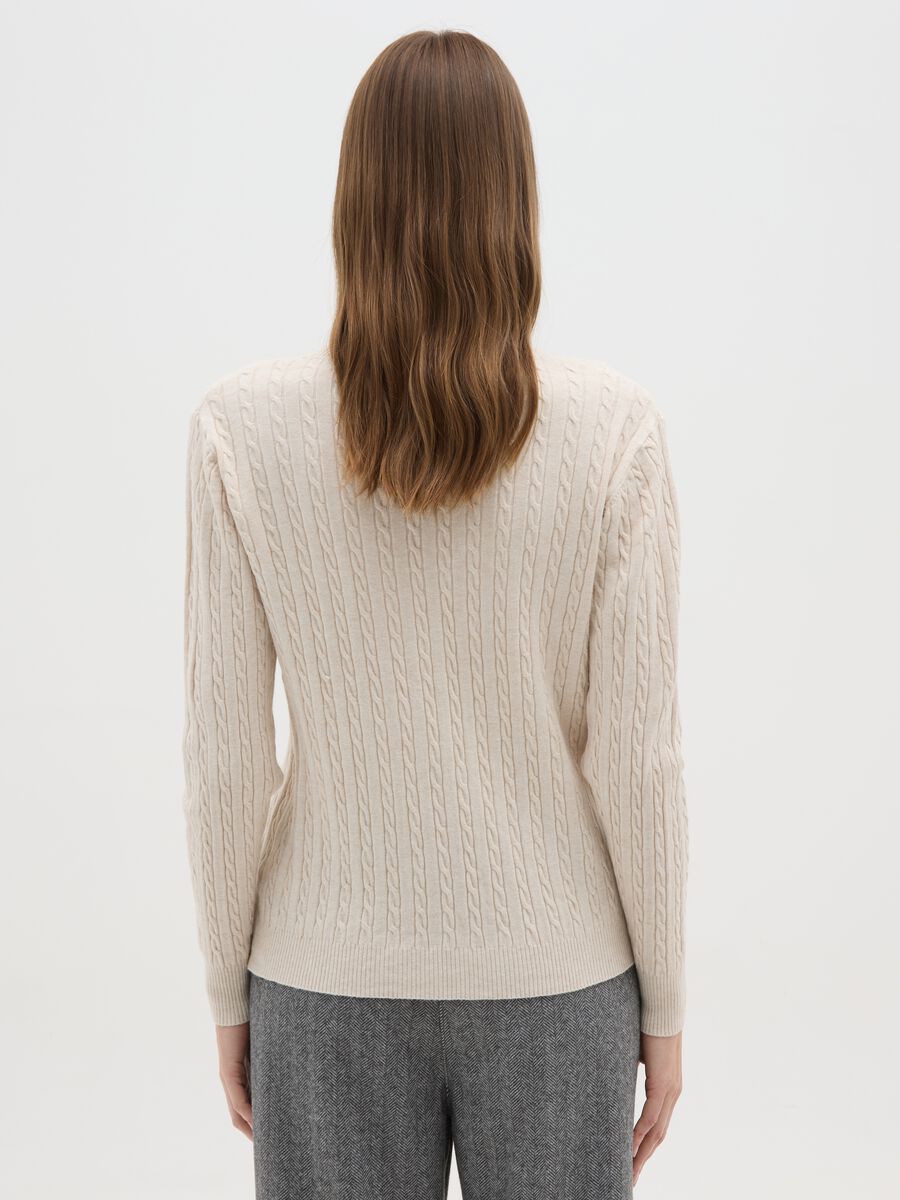 Golf beige con lavorazione a trecce_2