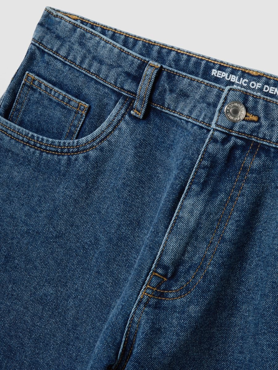 Blue denim Bermuda shorts in cotton blend, regular fit_5