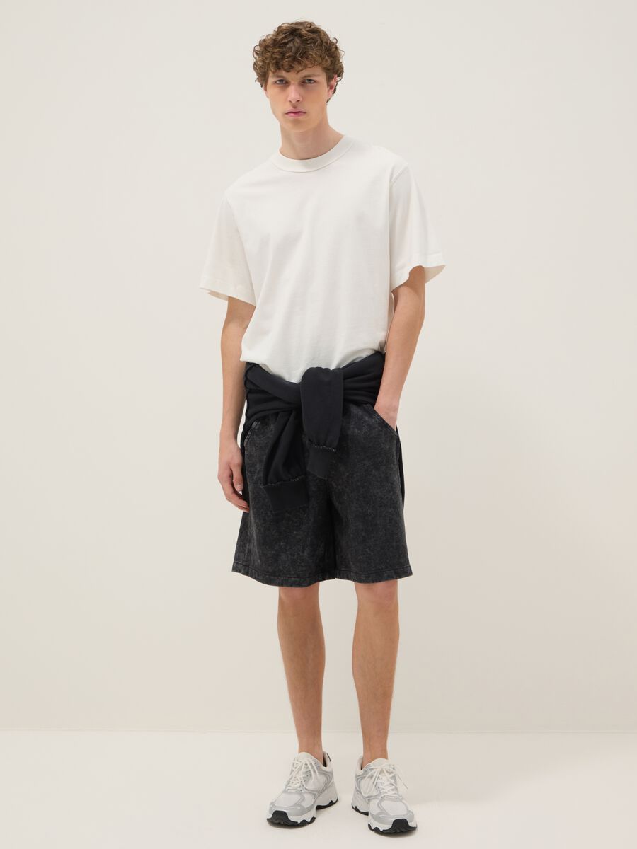 Black cotton-blend Bermuda shorts with elasticated waist_0