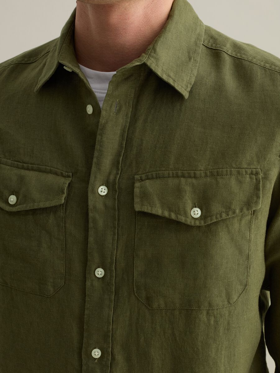Regular-fit shirt in linen with pockets_3