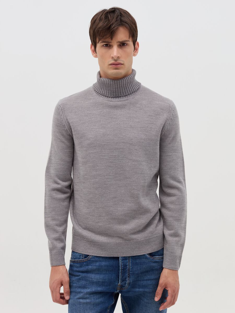 Pullover with high neck_0