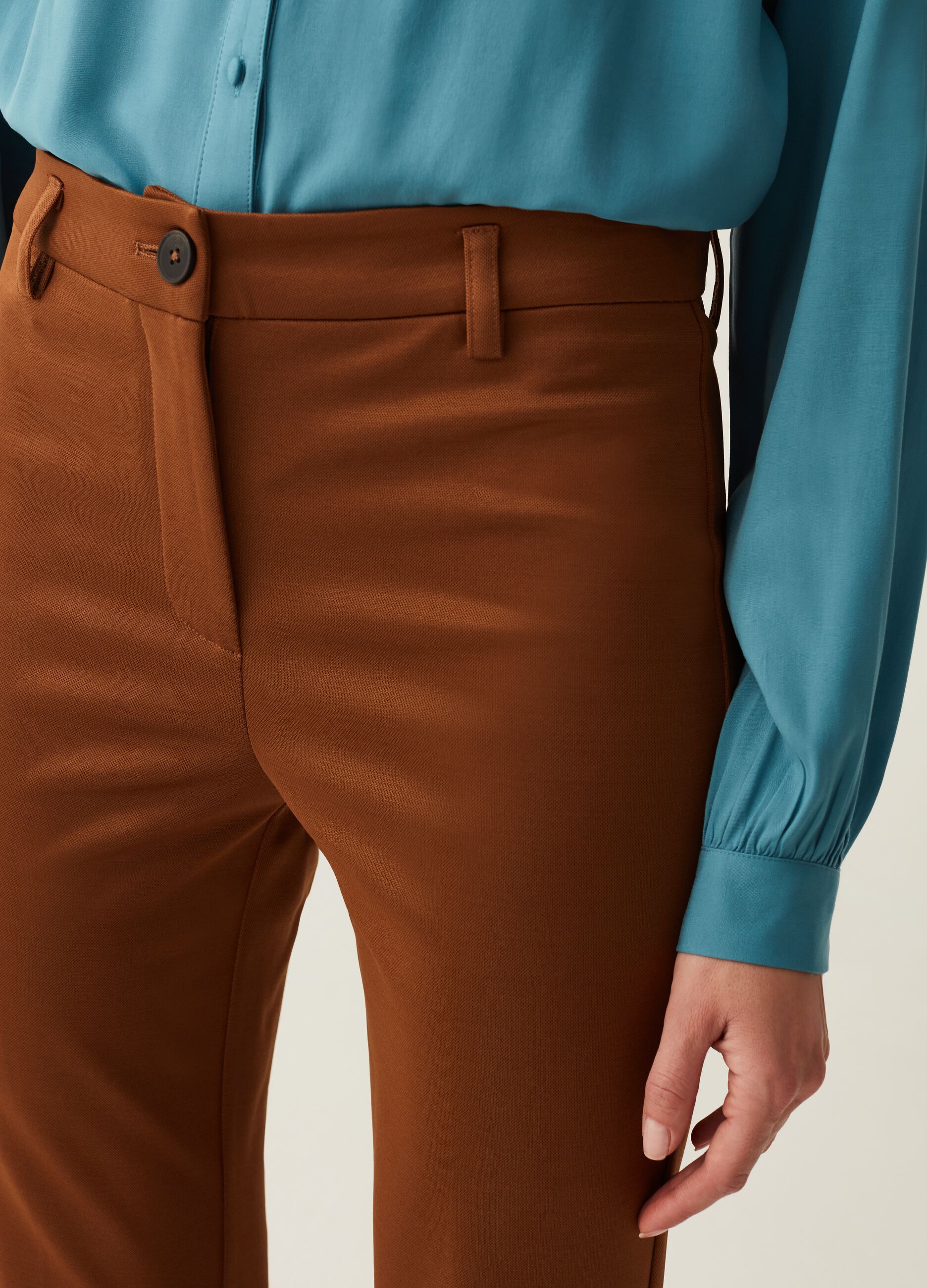 Pantaloni stretch a vita alta_3