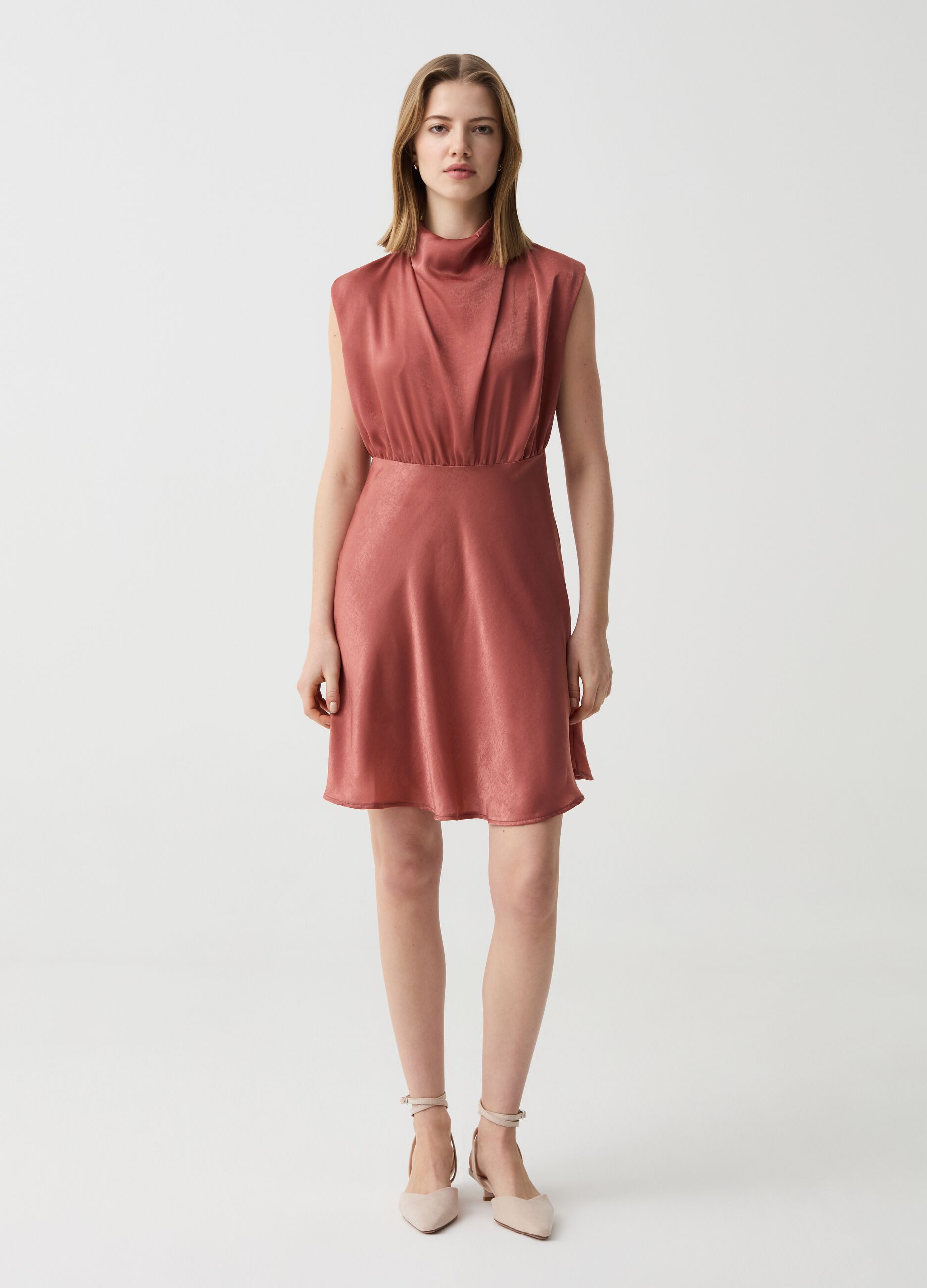 Sleeveless dress in satin with draping