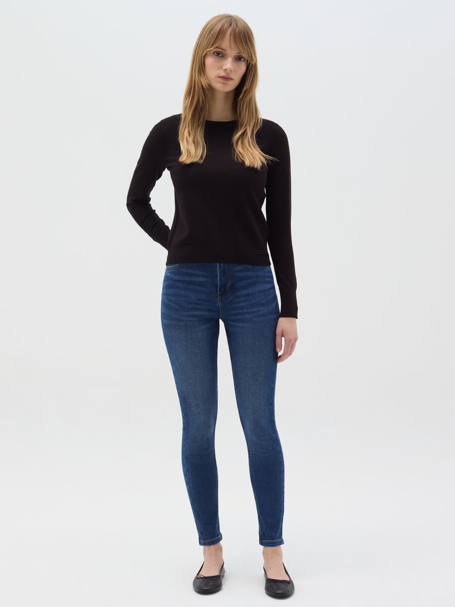Top with round neck and long sleeves_1
