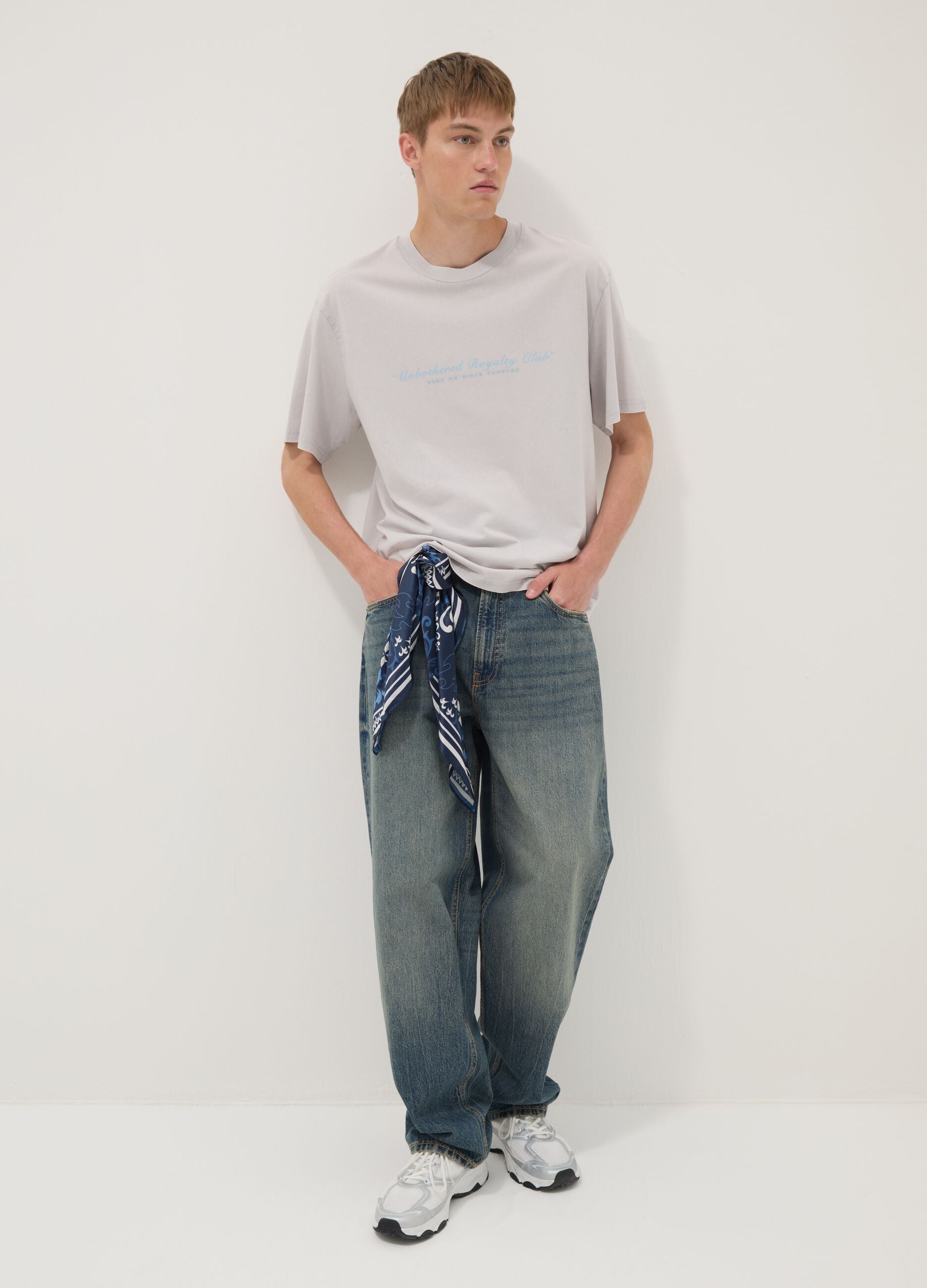 T-shirt grigia a maniche corte in puro cotone