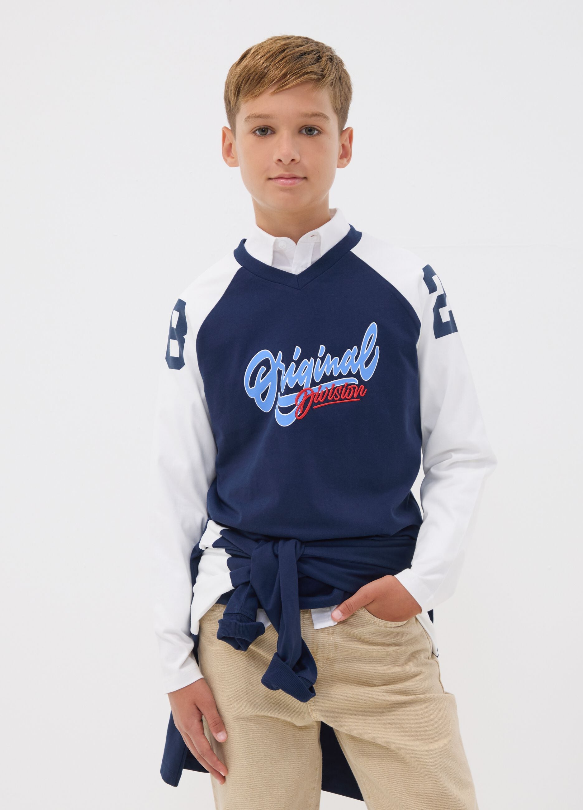 T-shirt blu in puro cotone con girocollo e stampa per ragazzo