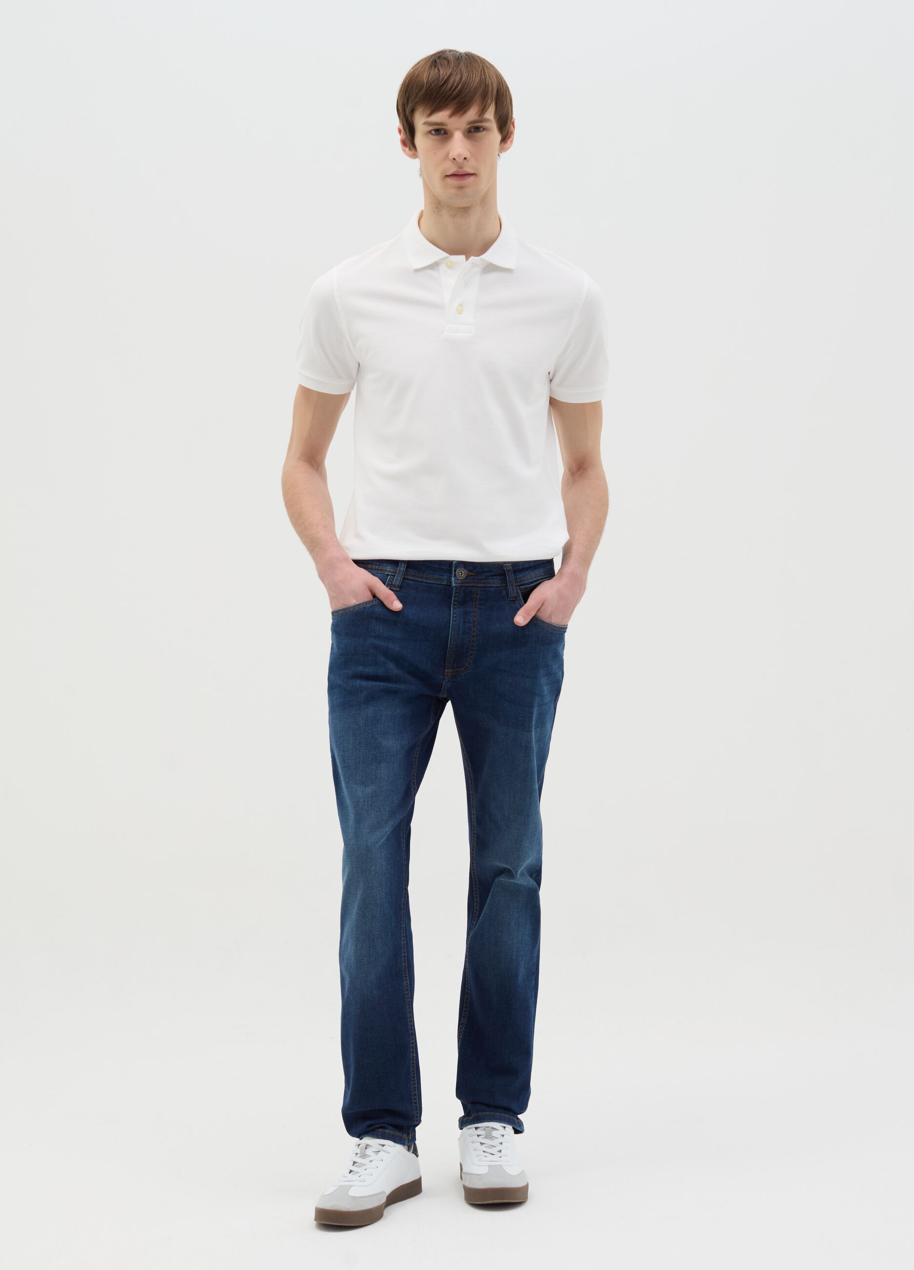 Slim-fit jeans with five pockets