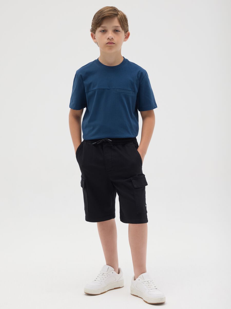 Boys' black cotton blend regular fit shorts with pockets_1