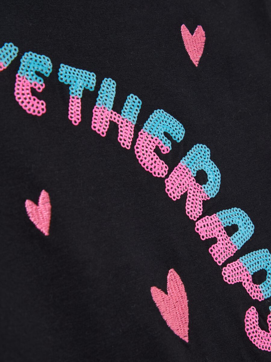 T-shirt with "Love Therapy” sequinned lettering_3
