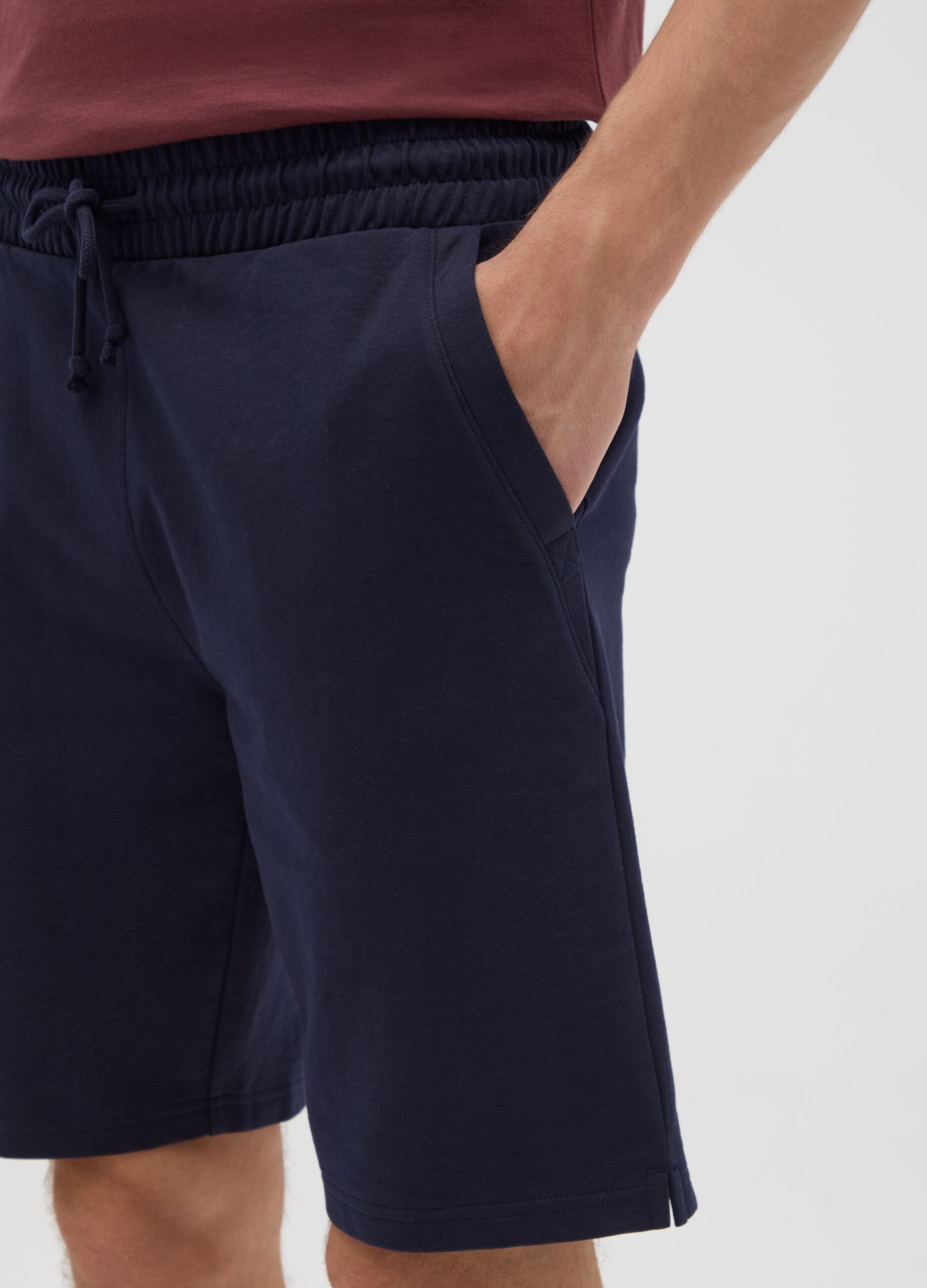 Men's blue cotton blend shorts, regular fit with back pocket