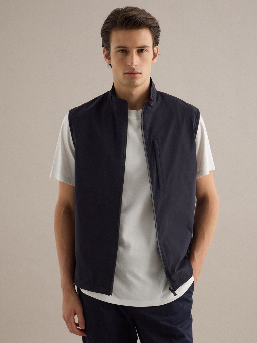 Ultra-light blue regular fit gilet with full zip_0