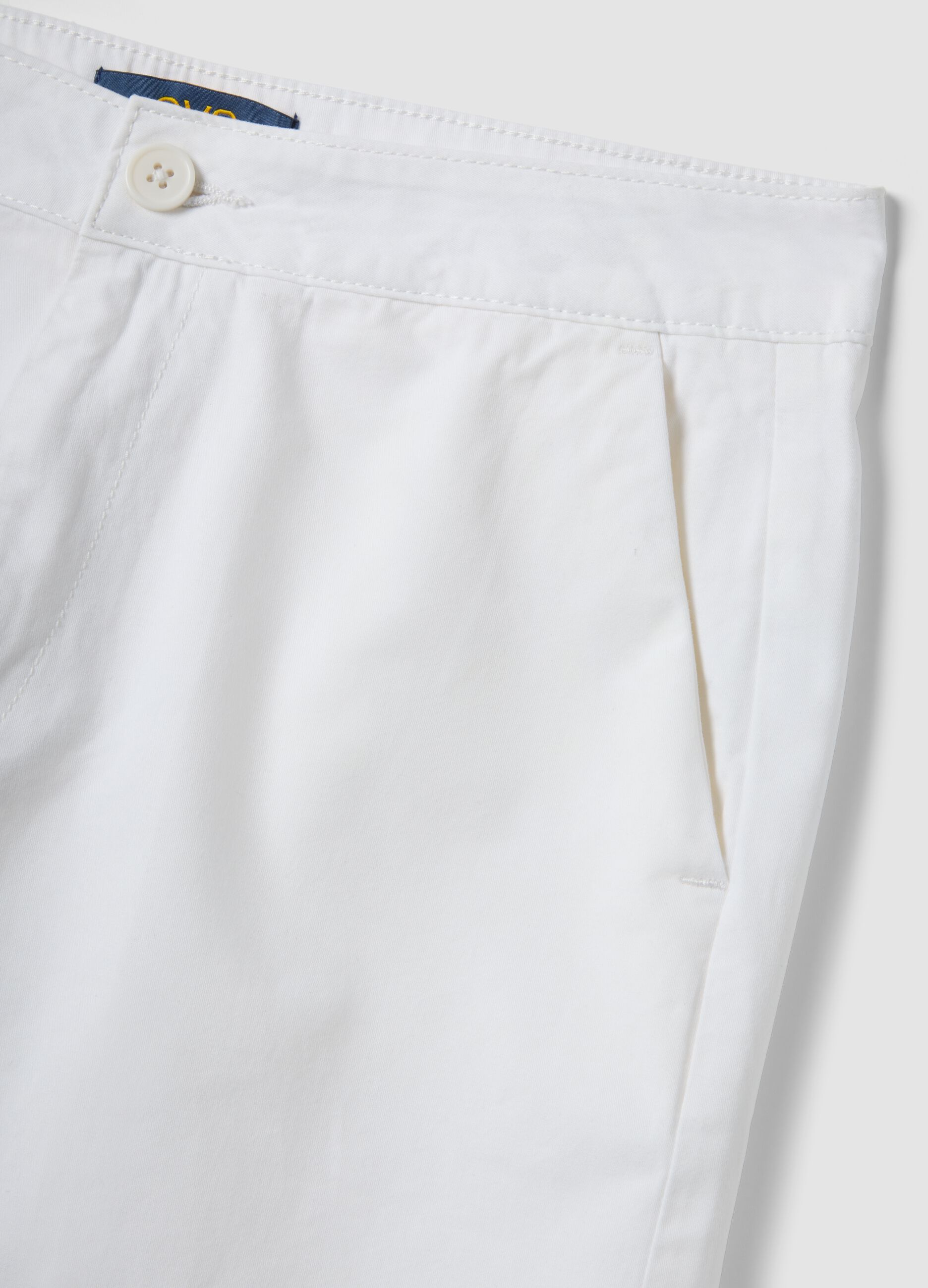 White chino shorts in pure cotton