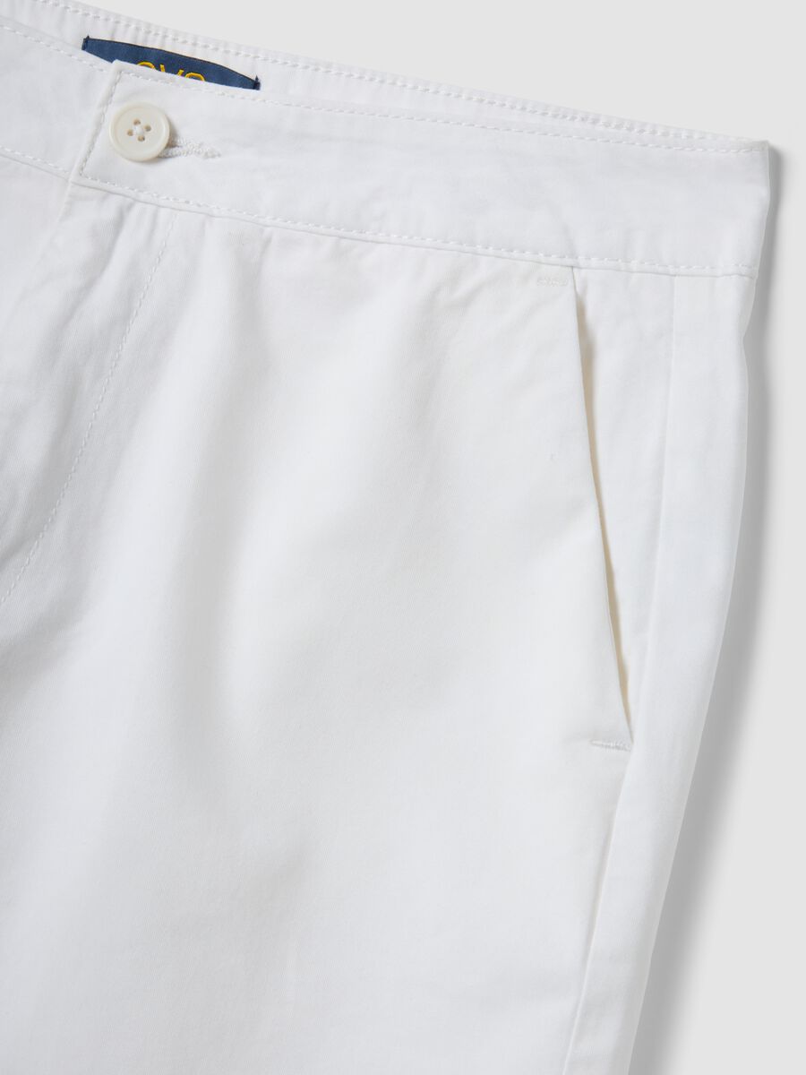Shorts bianchi in puro cotone regular fit_1