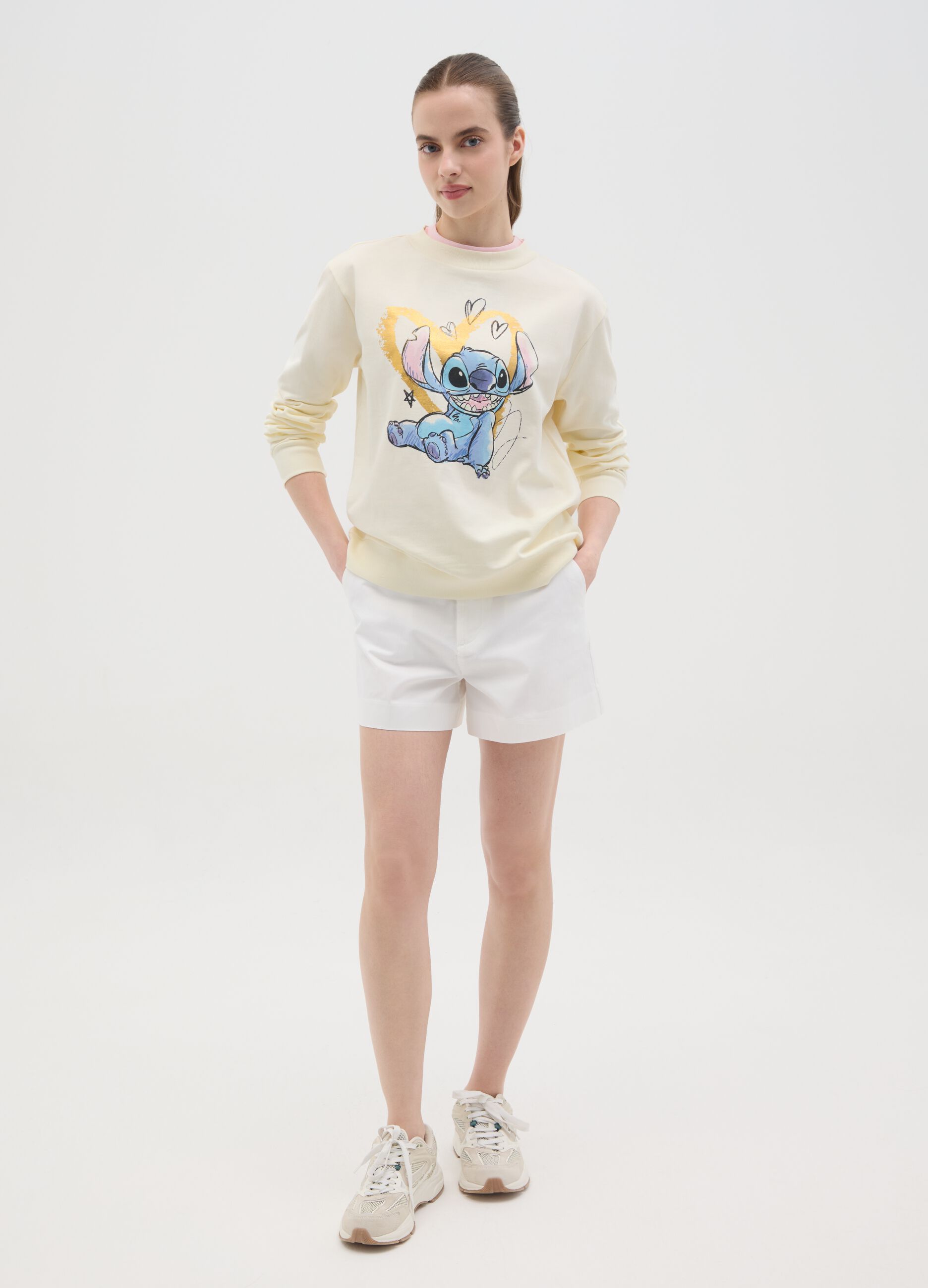White sweatshirt with Stitch print in foil