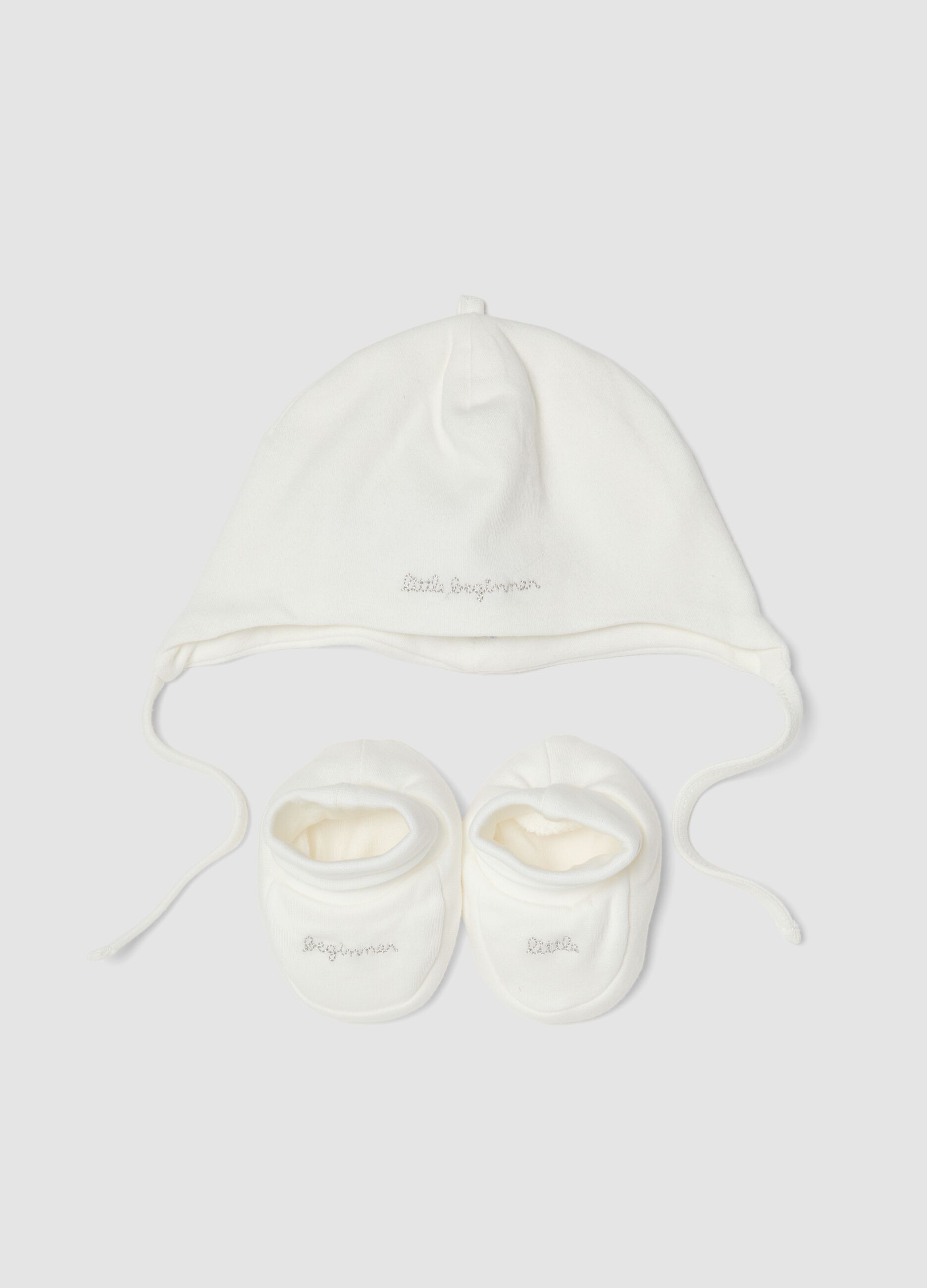 Set bianco con cappellino e scarpine foderate