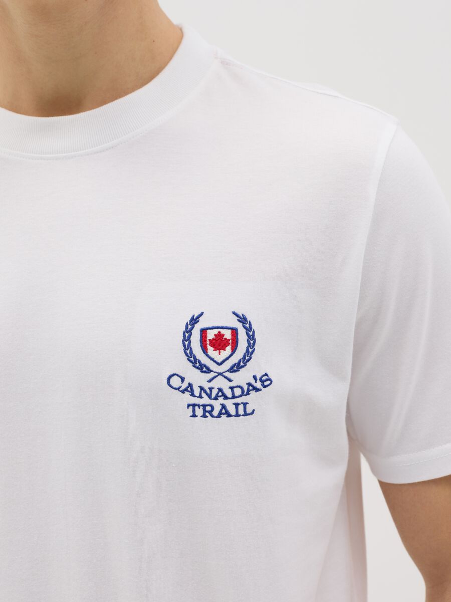 Canada's Trail white T-shirt with embroidery_3