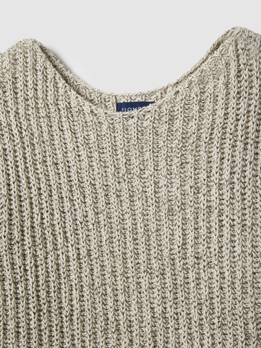 Maglione in misto cotone beige regular fit intrecciato con collo a barca_1