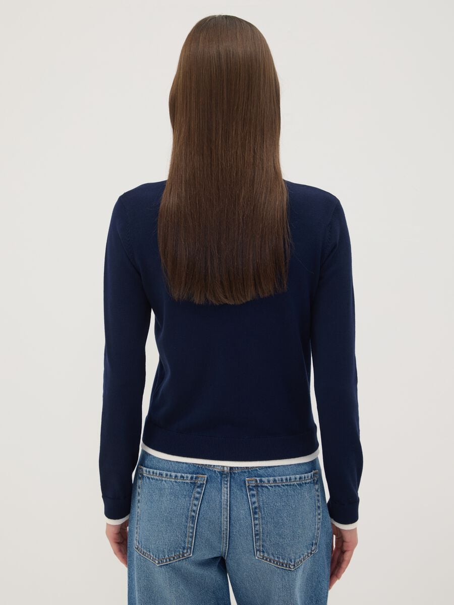 Maglia blu in misto viscosa con colletto polo regular fit_3