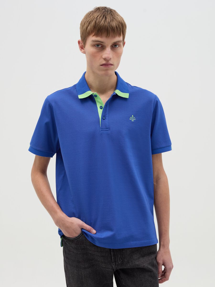 Polo shirt with contrasting detail and logo embroidery_0