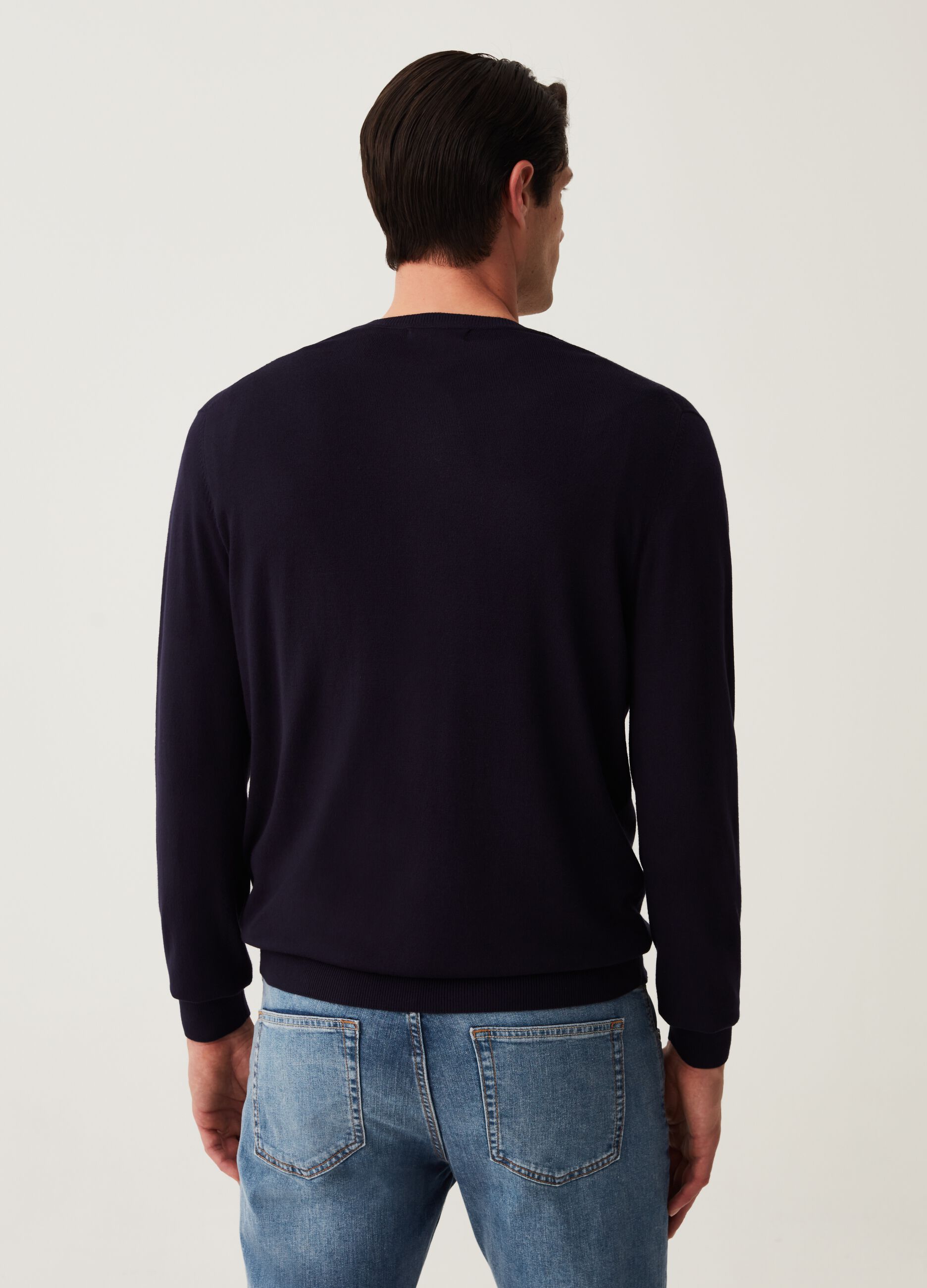 Pullover con scollo a V_2