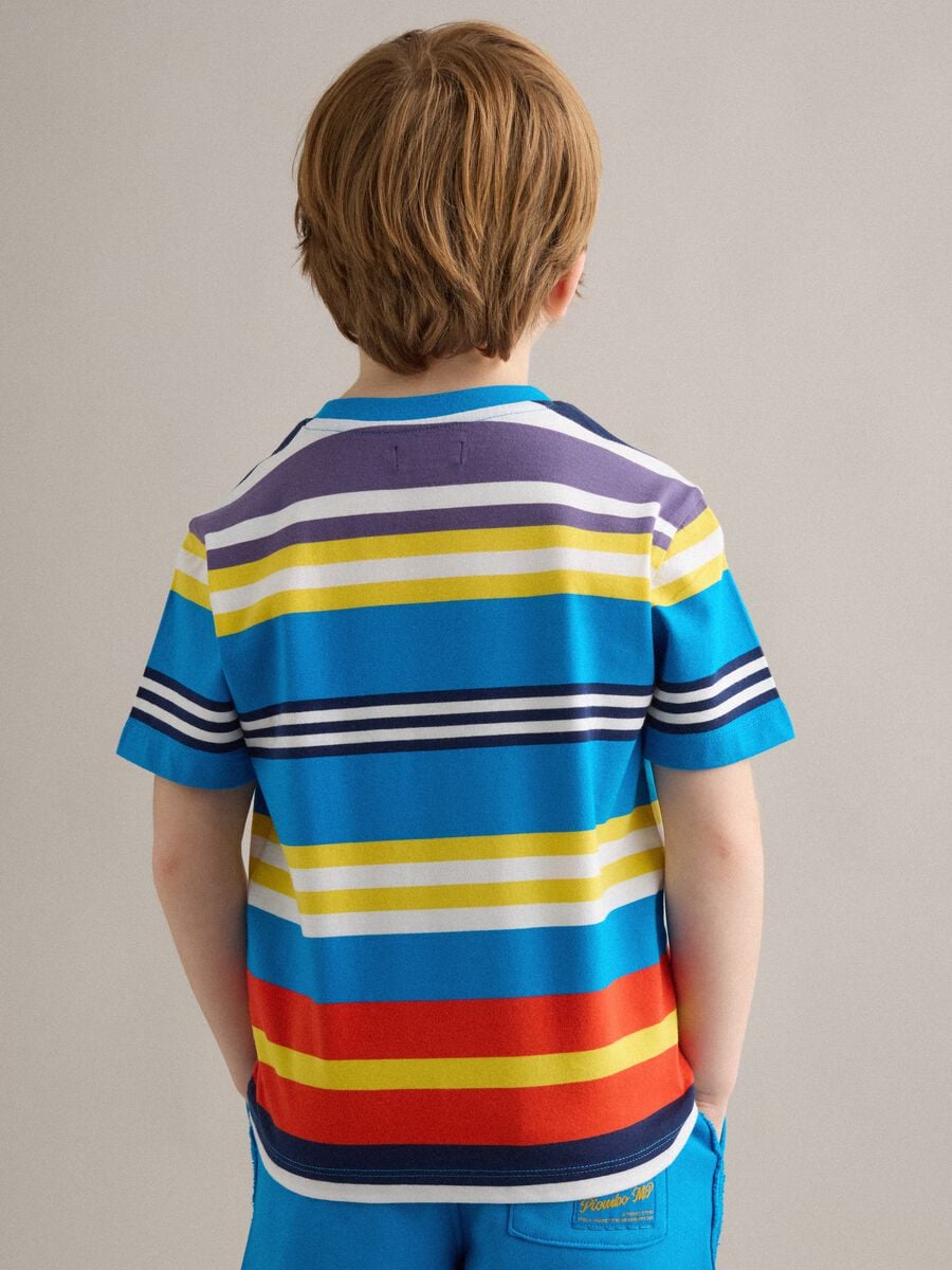 T-shirt a righe multicolor in puro cotone da bambino oversize fit_1