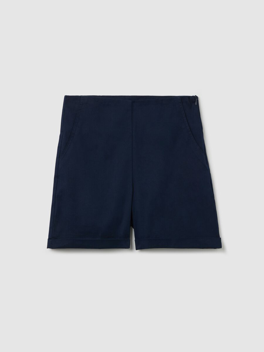 Tailored shorts with turn ups_4
