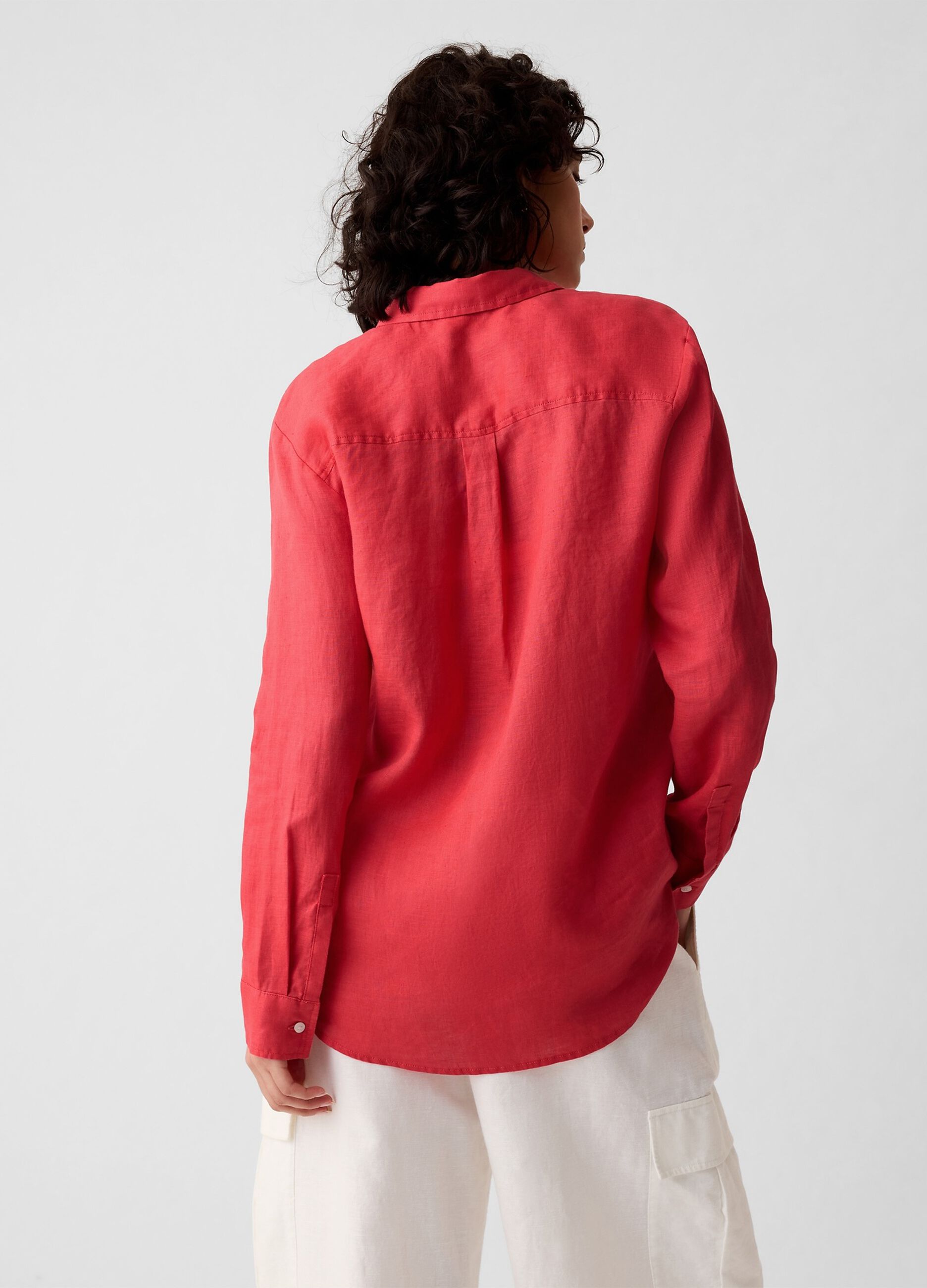 Boyfriend-fit shirt in linen with pocket
