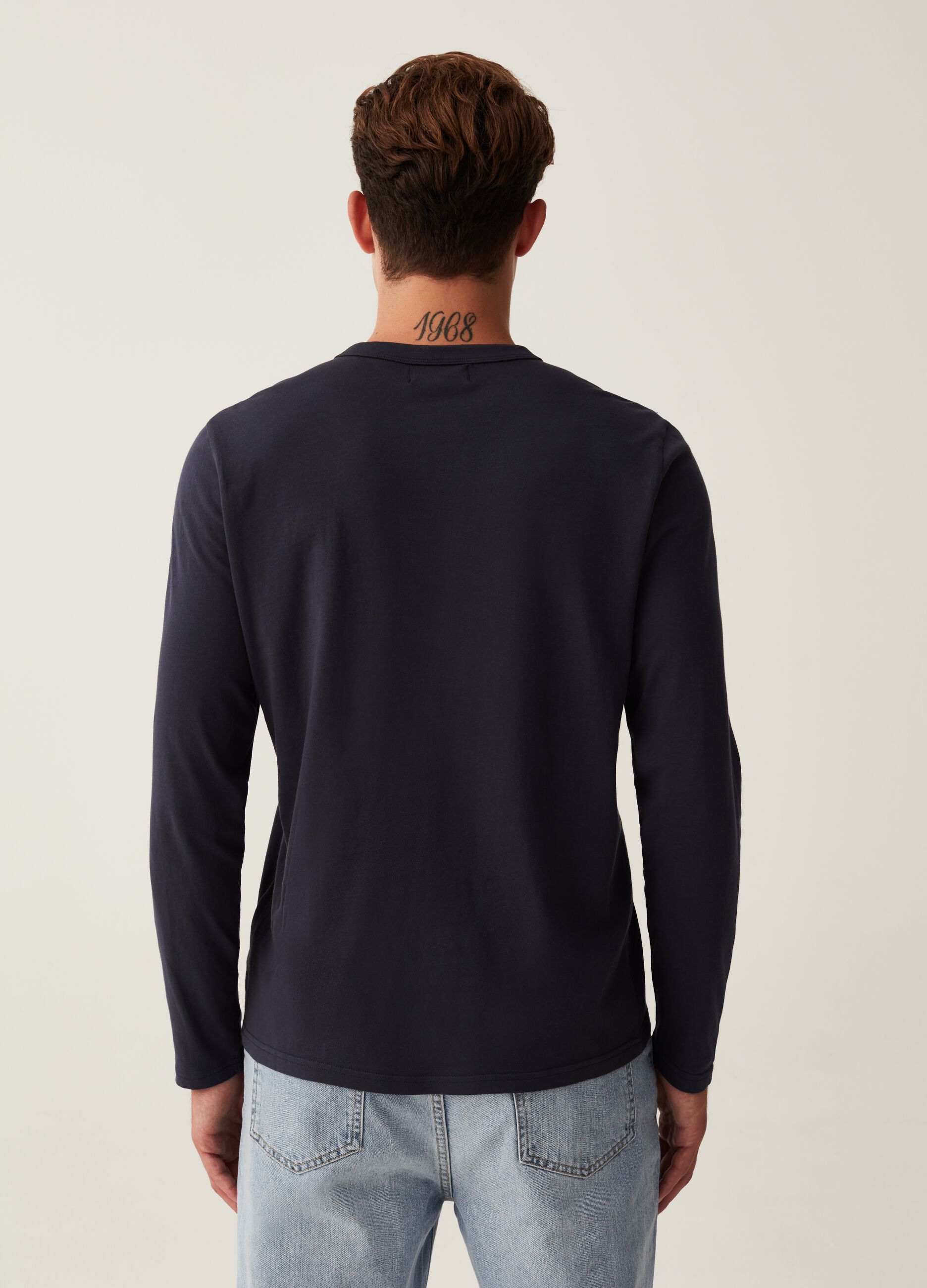 T-shirt a maniche lunghe scollo serafino_2