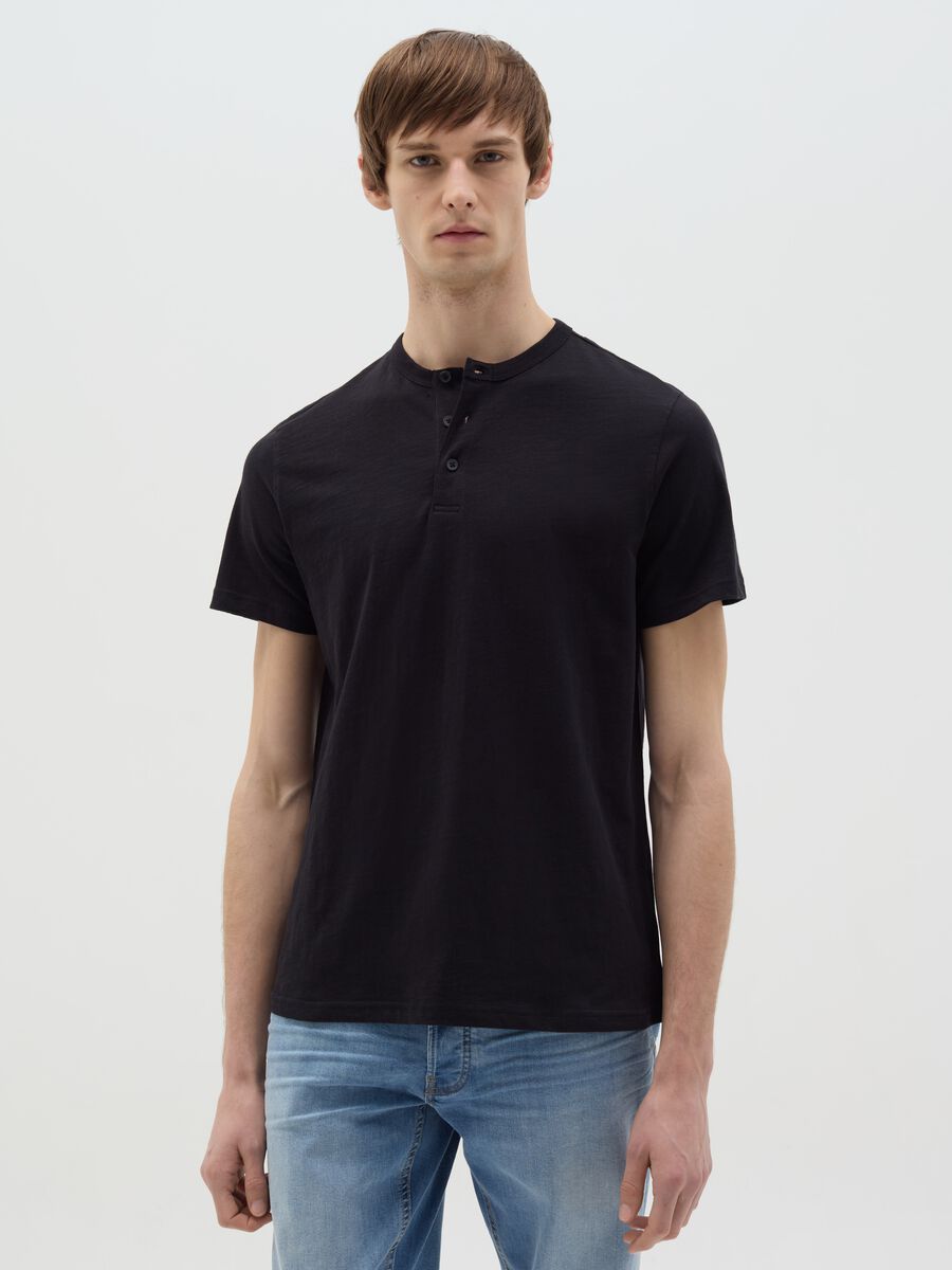 Cotton T-shirt with granddad neckline_0