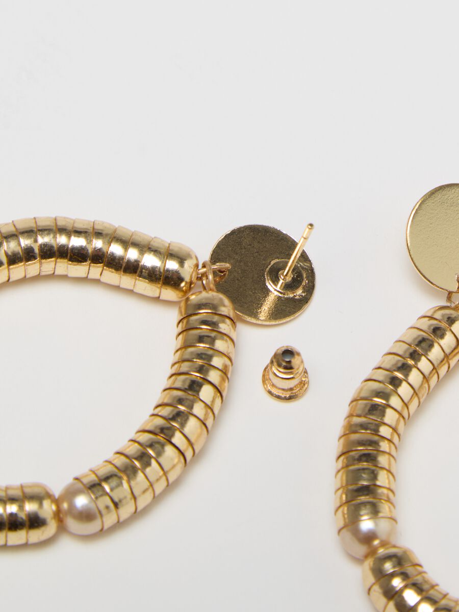 Teardrop earrings with detail_2