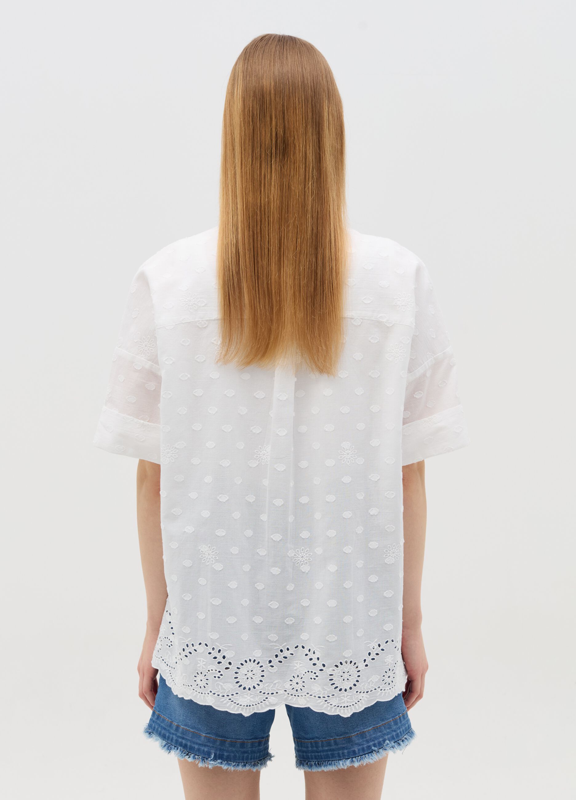 Maternity shirt in plumetis with broderie anglaise