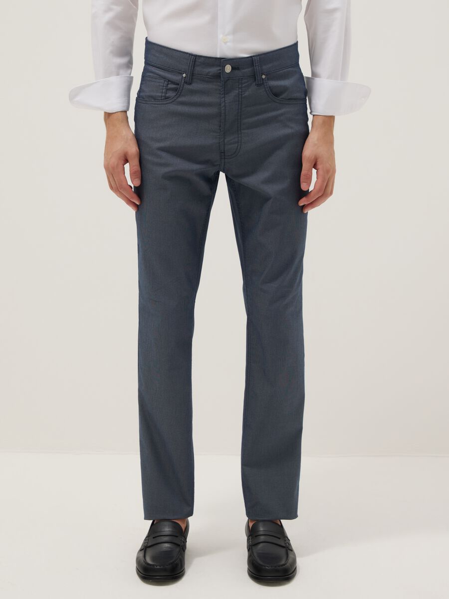 Pantaloni chino in misto cotone elasticizzato blu slim fit_1