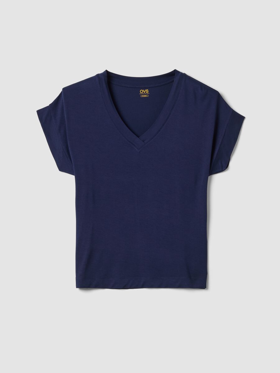 T-shirt blu in viscosa elasticizzato con scollo a V_4