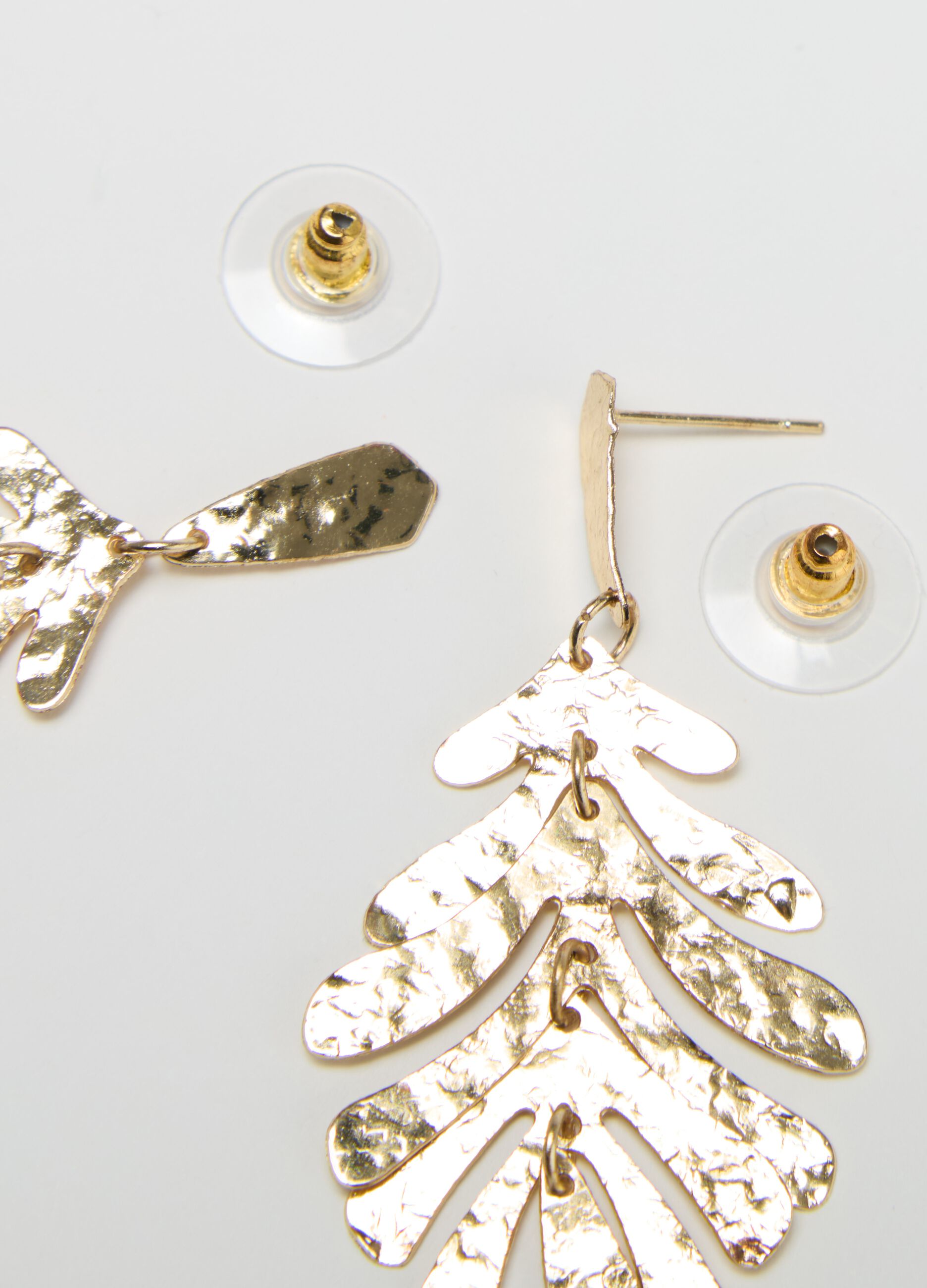 Leaf-shaped earrings