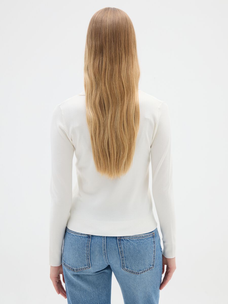 White Pullover with Polo Collar_2