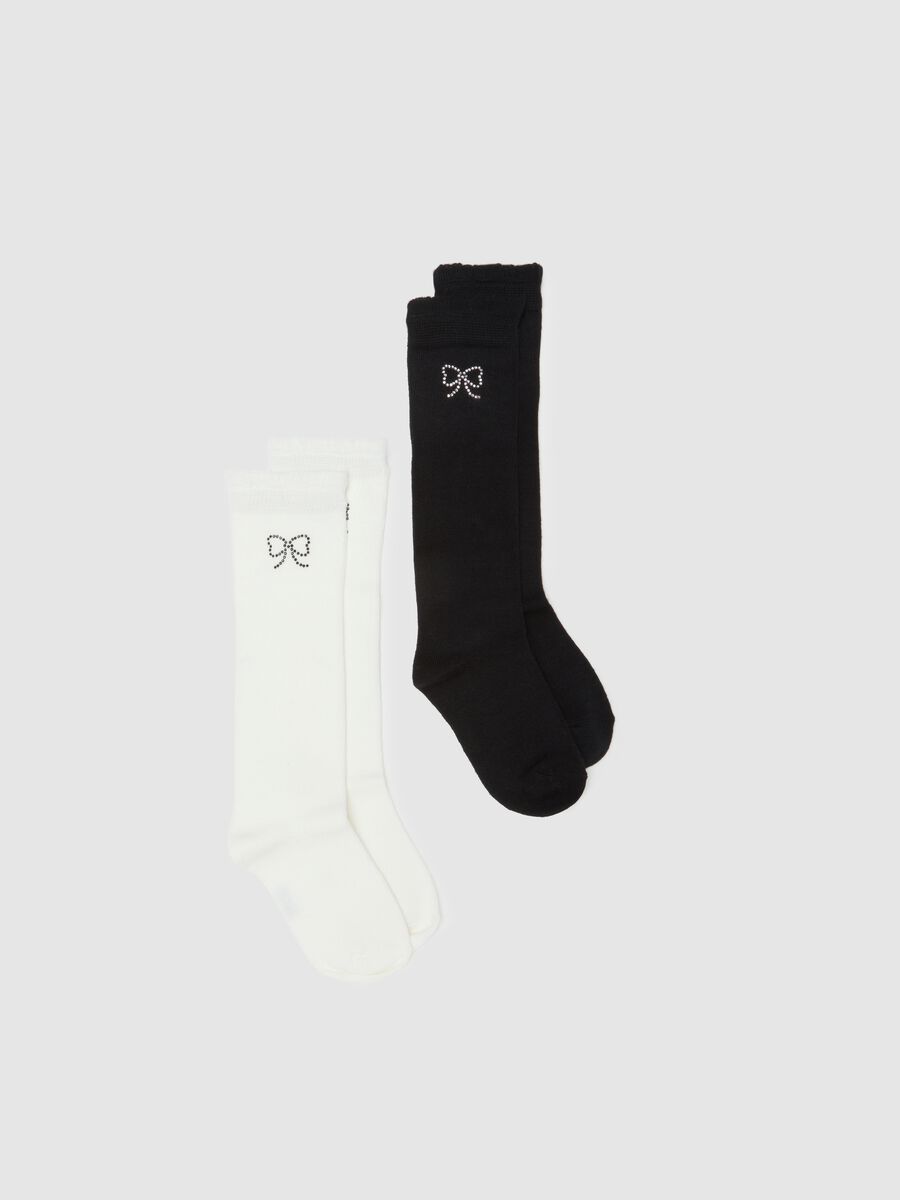Two-pack of long black and white socks with a bow_0