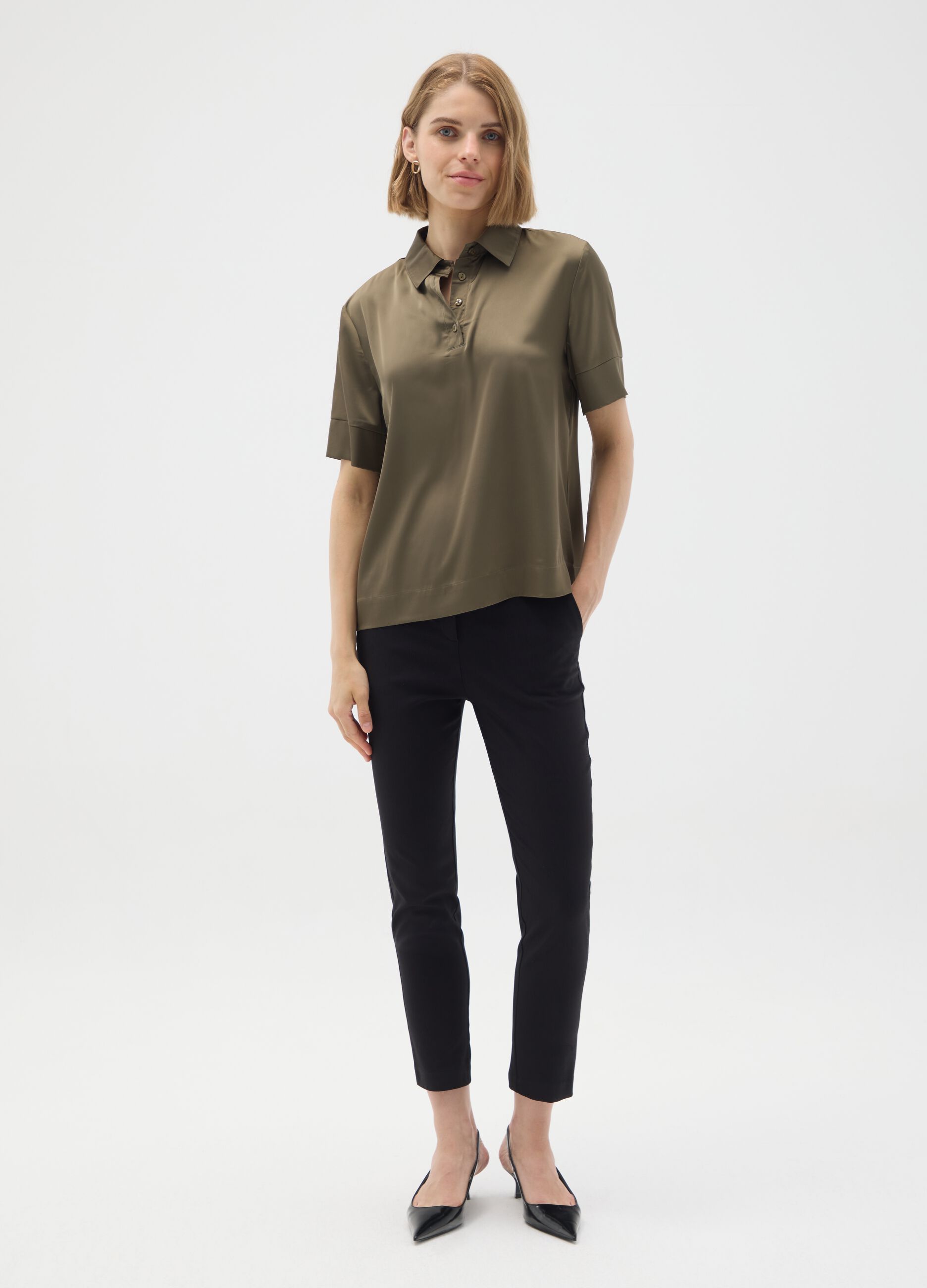 Camicia in satin marrone regular fit