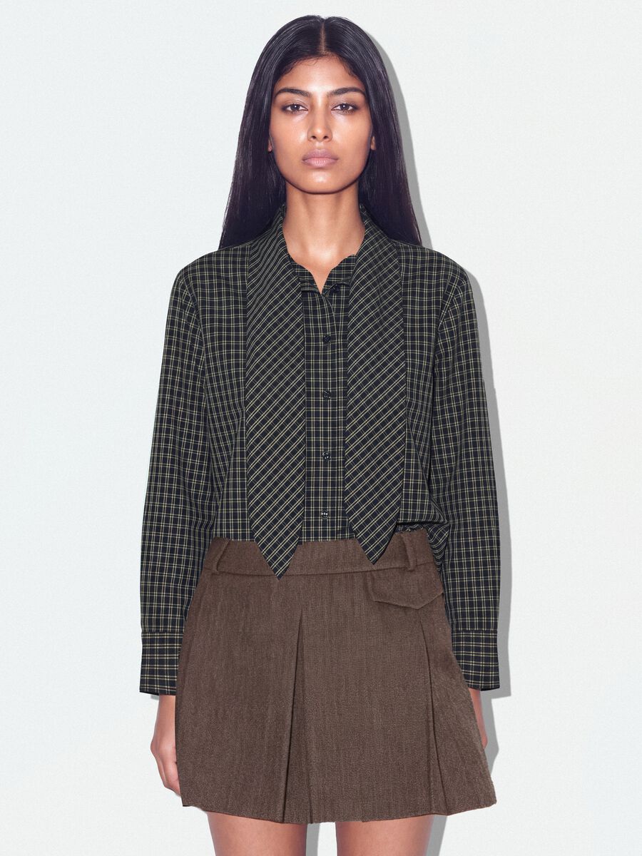 Camicia over nera in misto cotone a quadri con fiocco_1