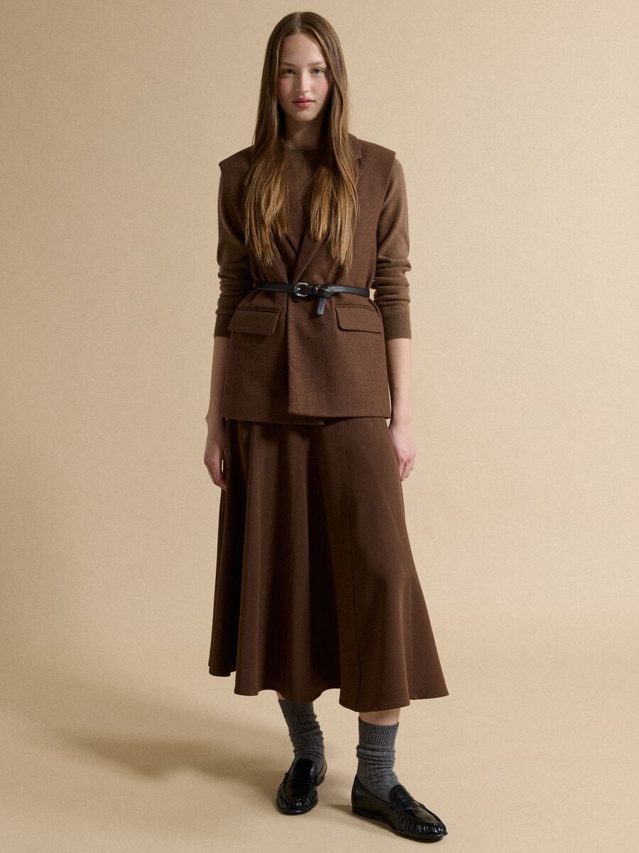 Gilet marrone in misto viscosa con rever classico_2