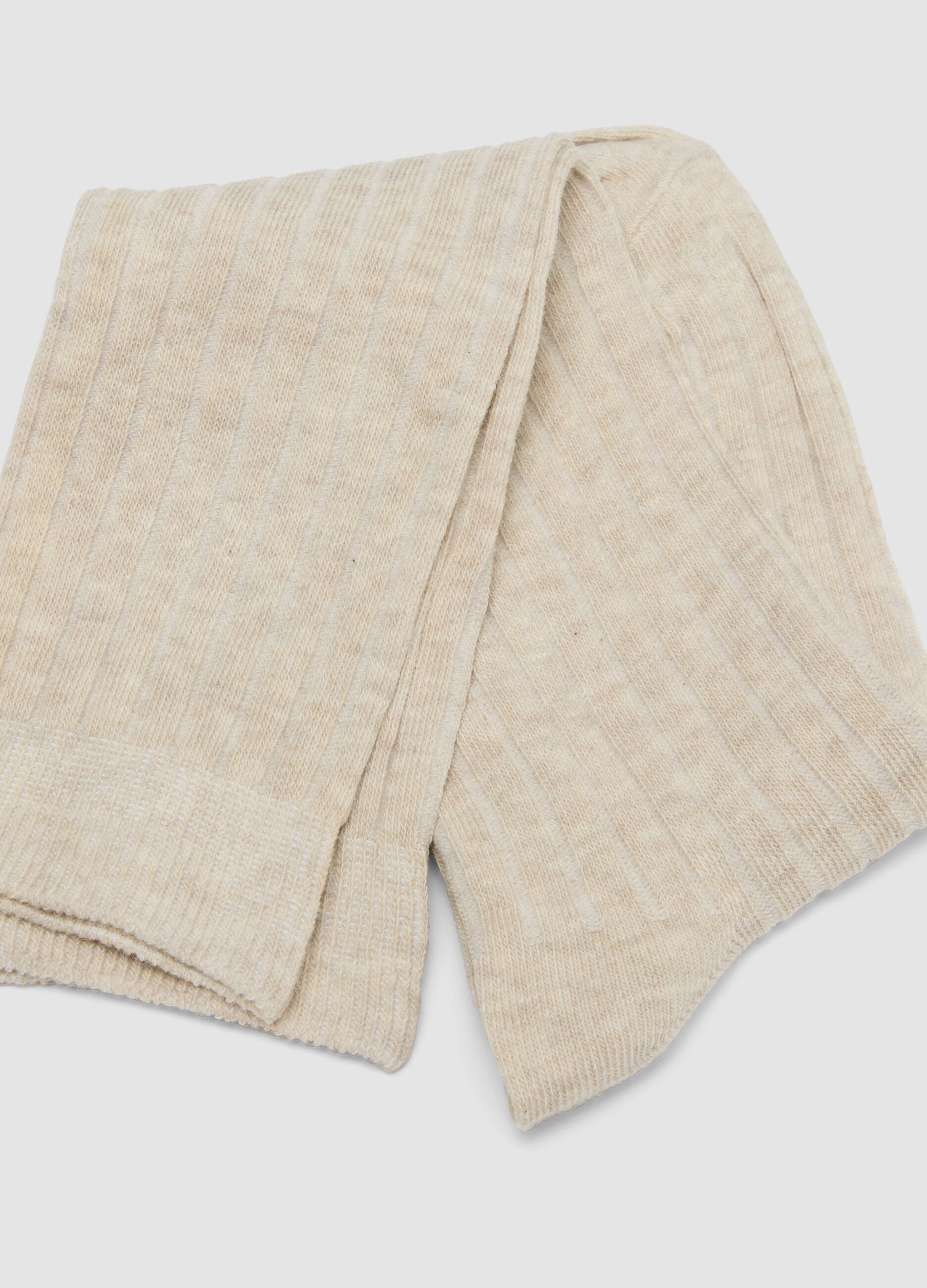 Long beige ribbed socks in pure organic cotton