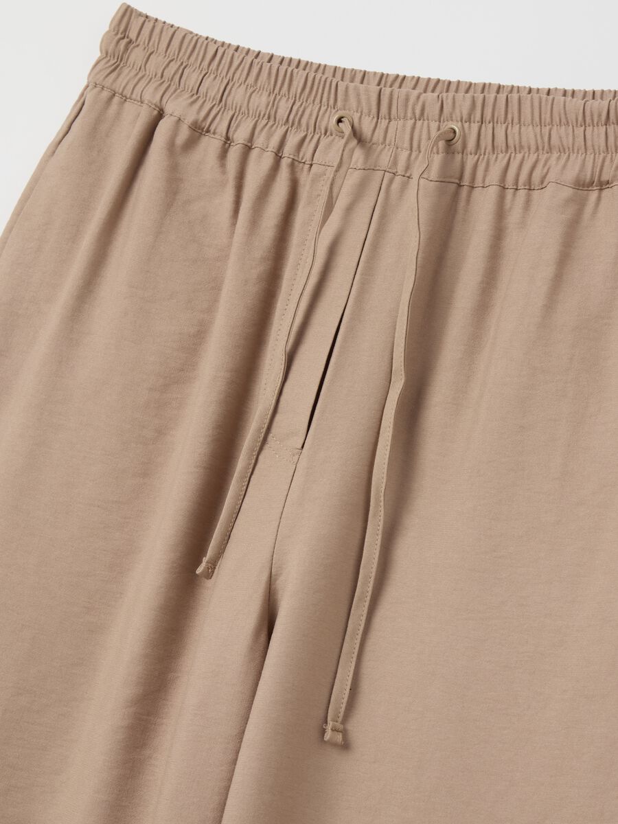 Fluid trousers with drawstring_5