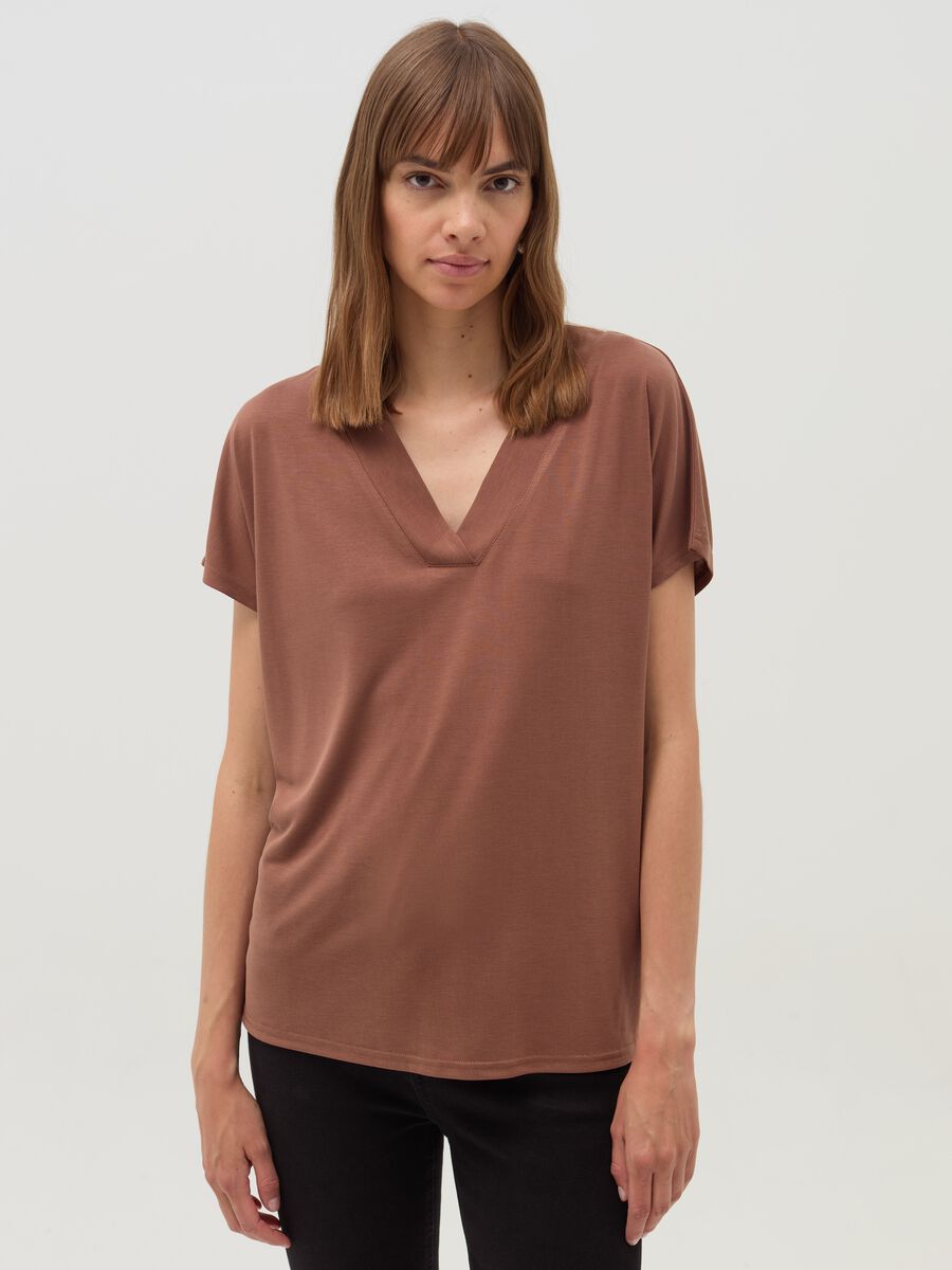 T-shirt with V neck and kimono sleeves_0