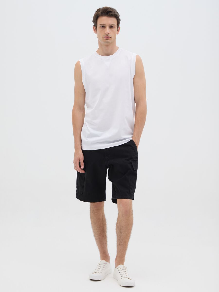 Men's white cotton vest in regular fit_1
