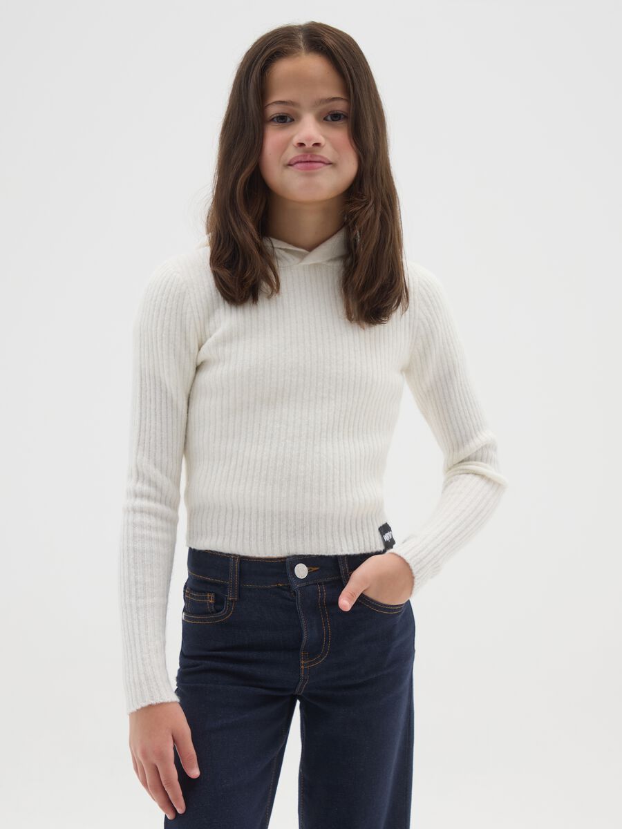 Maglione da ragazze in misto lana bianco vestibilità fitted con cappuccio_0